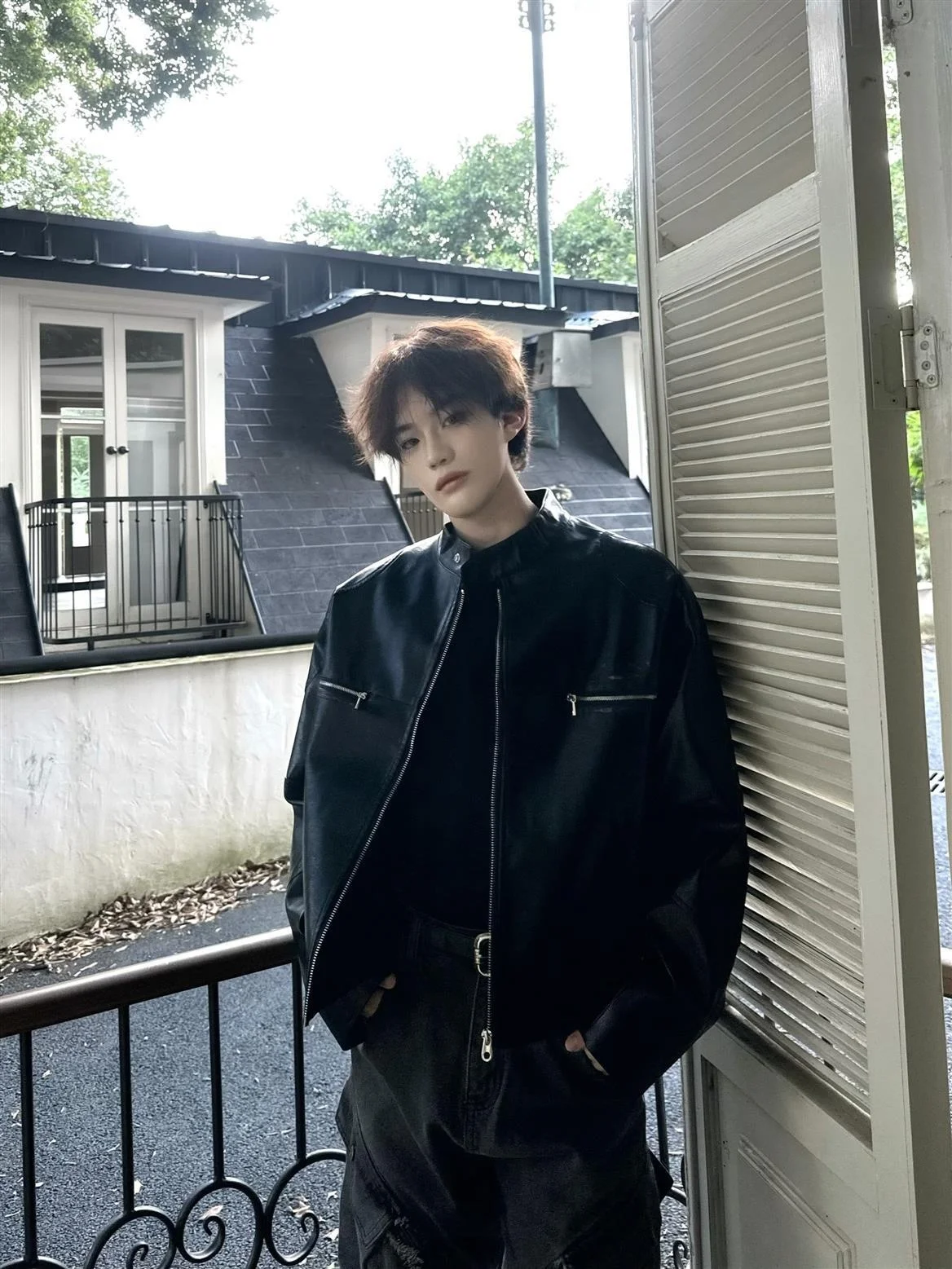 Мужская куртка из искусственной кожи в американском уличном стиле, на молнии, весна-осень, новая, свободного кроя, в стиле пэчворк, для мотоциклистов, трендовая
Мужская куртка из искусственной кожи в американском уличном стиле, на молнии, весна-осень, новая, свободного кроя, в стиле пэчворк, для мотоциклистов, трендовая