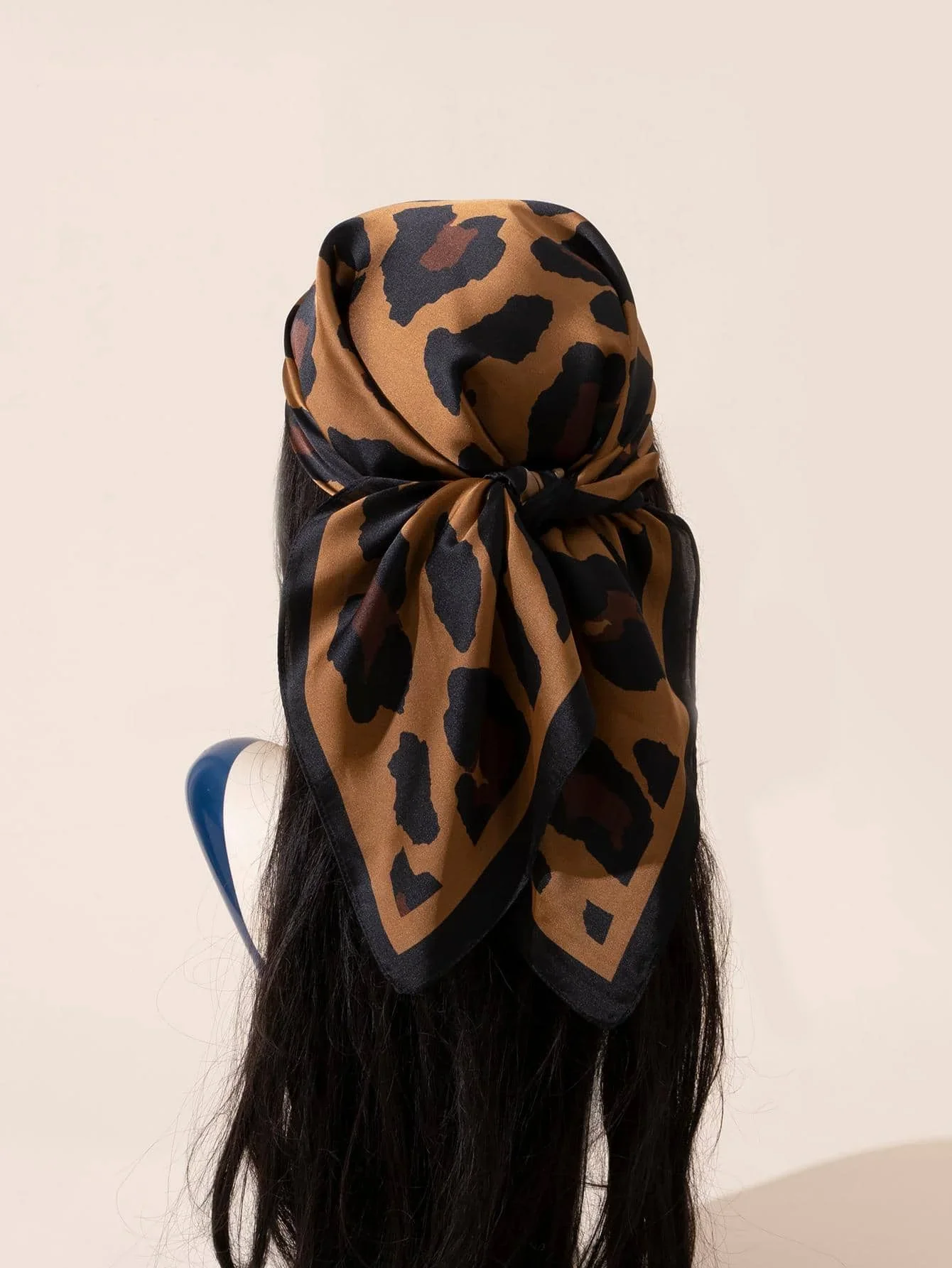 1Pc Leopard Print Square Scarf, Multifunctional Headband Bandana
1Pc Leopard Print Square Scarf, Multifunctional Headband Bandana