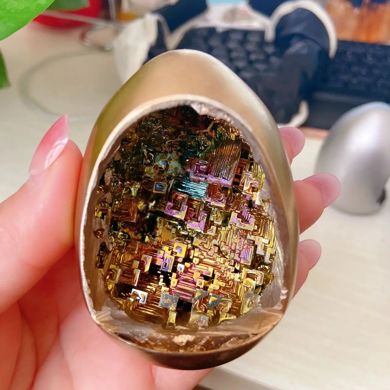 1Pcs Rare Colorful Bismuth Ore Pyramid Collect Energy Reiki Healing Bismuth egg Crystals making Bismuth Metal crystal
1Pcs Rare Colorful Bismuth Ore Pyramid Collect Energy Reiki Healing Bismuth egg Crystals making Bismuth Metal crystal
