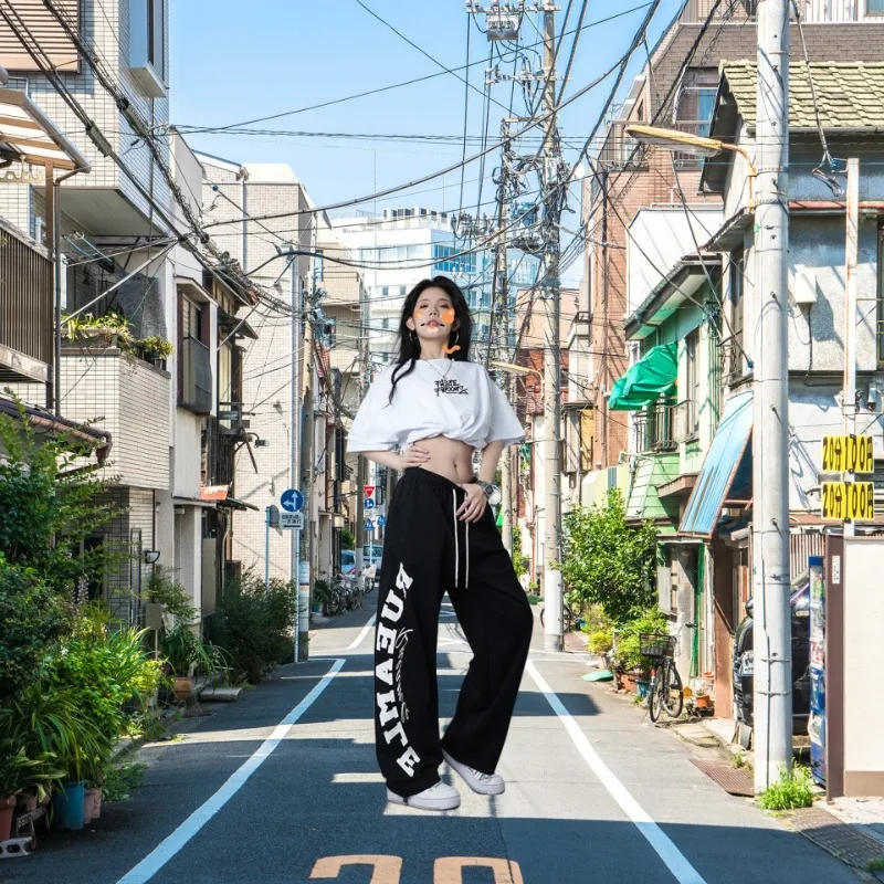 Свободные женские брюки в стиле хип-хоп с буквенным принтом, дышащие, быстросохнущие и удобные, подходят для занятий спортом
Свободные женские брюки в стиле хип-хоп с буквенным принтом, дышащие, быстросохнущие и удобные, подходят для занятий спортом