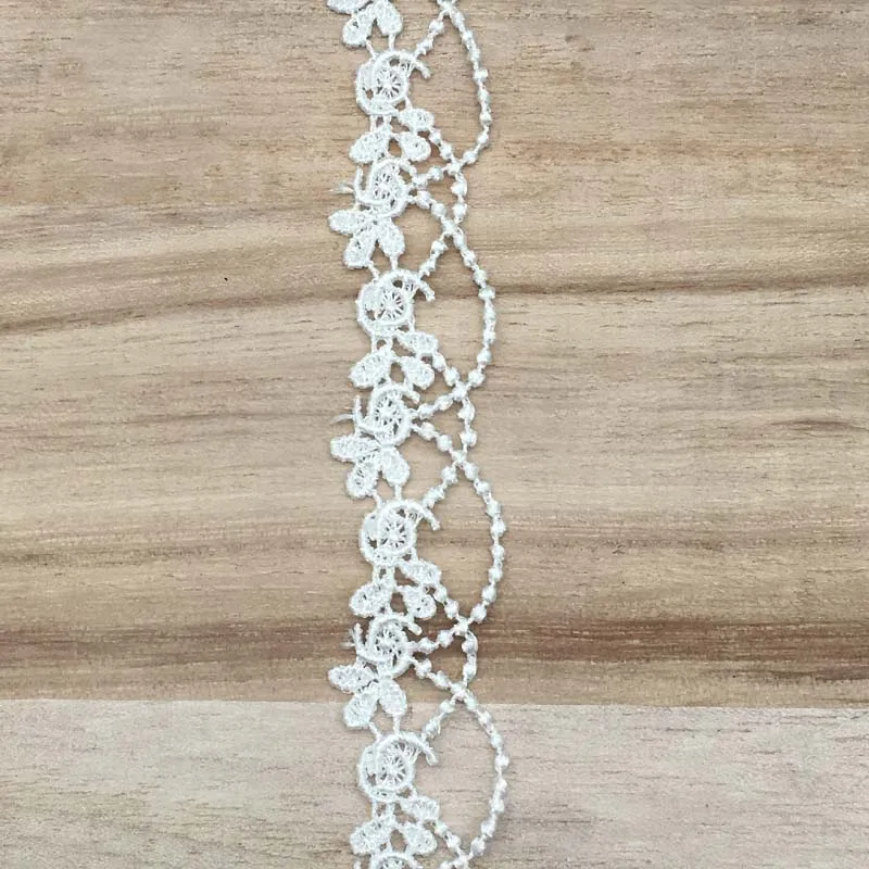 45Yards Water Soluble Floral Pattern Lace Ribbon DIY Crafts Supplies Dress Garment Black White Tassel Lace Trimming
45Yards Water Soluble Floral Pattern Lace Ribbon DIY Crafts Supplies Dress Garment Black White Tassel Lace Trimming