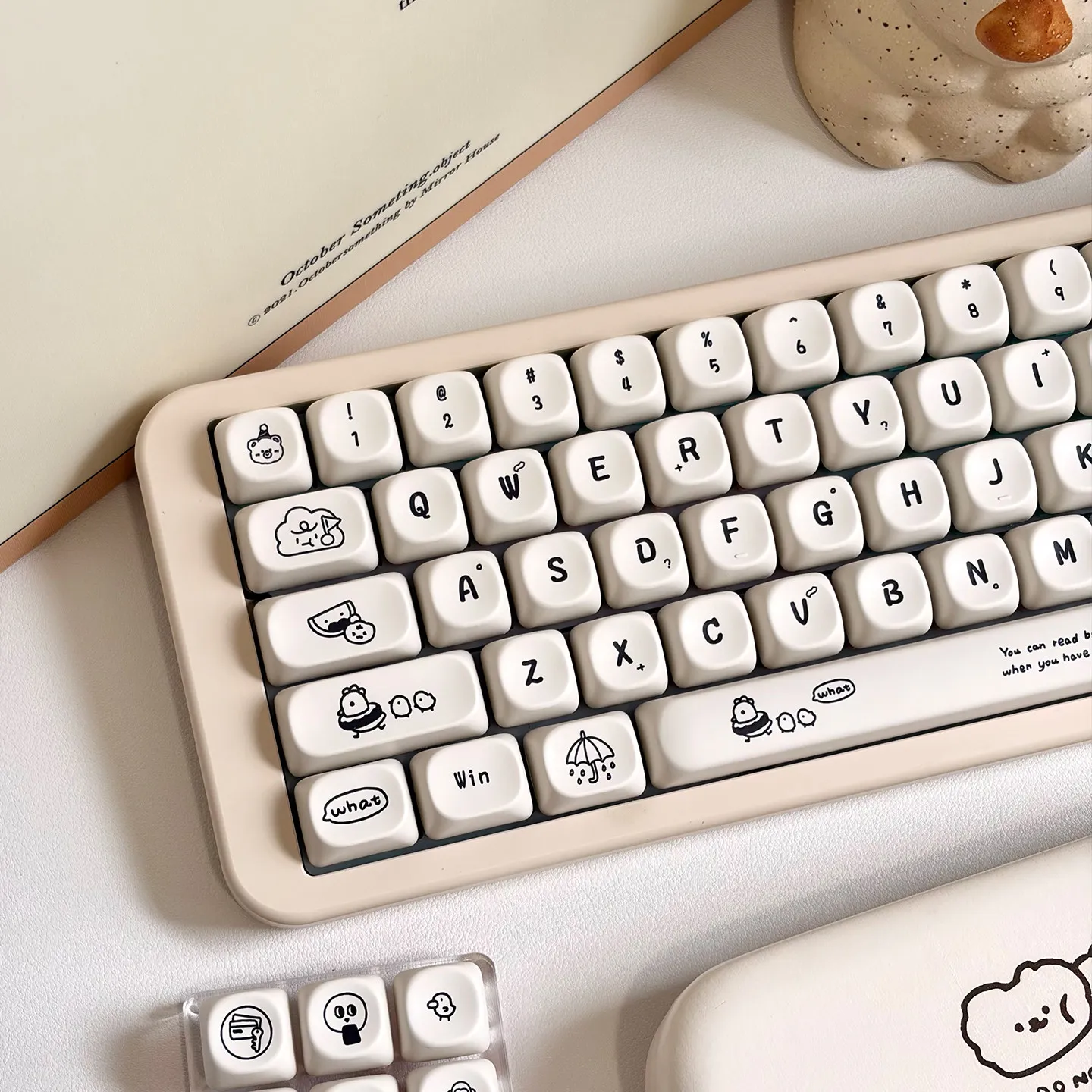 MAIMOOO Minimalist White Keycap Daily Pbt Sublimation Moa Cute White Keyboard Aula Ajazz Customized Keycaps
MAIMOOO Minimalist White Keycap Daily Pbt Sublimation Moa Cute White Keyboard Aula Ajazz Customized Keycaps