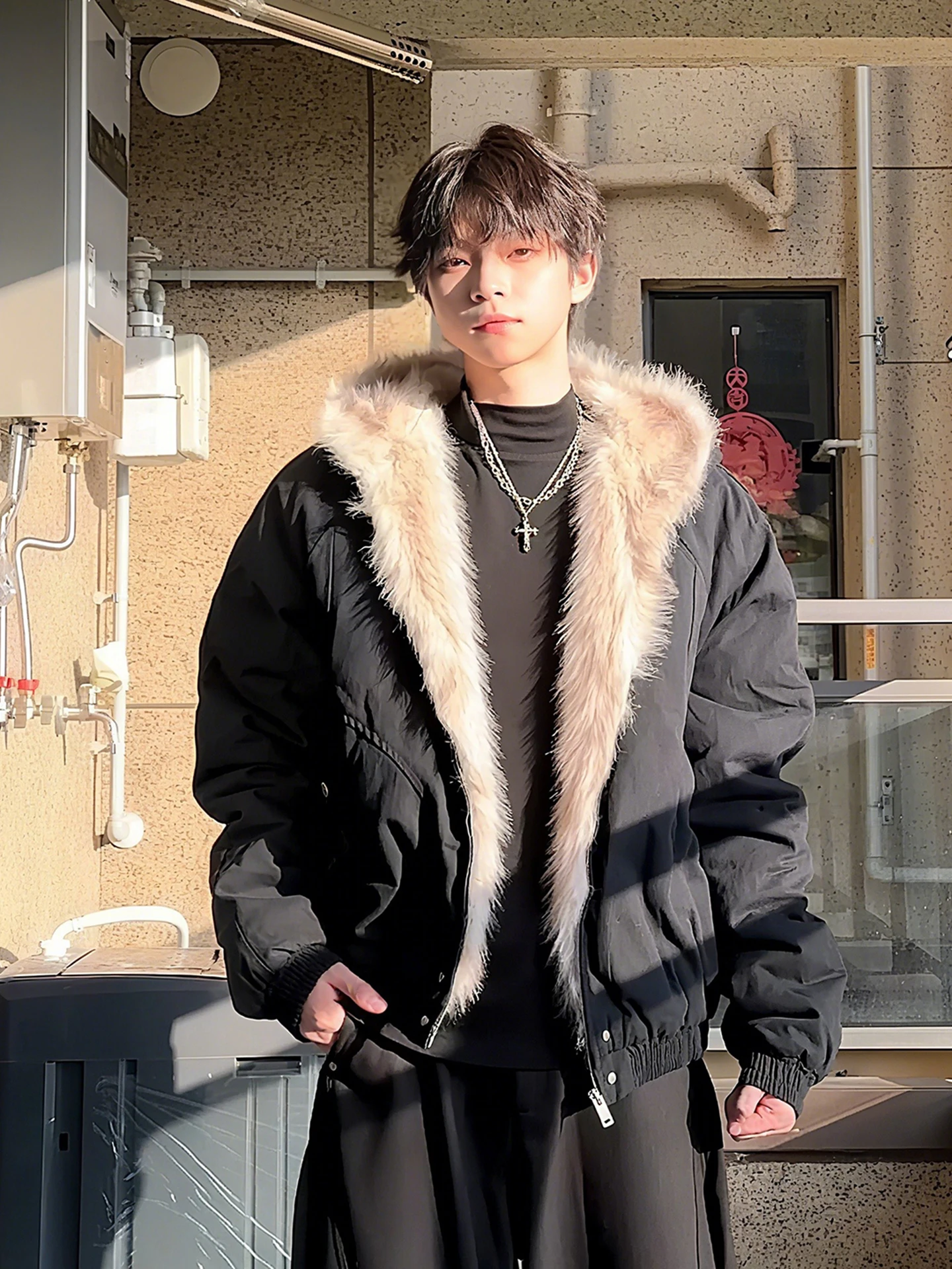 Мужская зимняя хлопковая куртка с капюшоном, теплая, с меховым воротником, в американском ретро-стиле, утепленная, повседневная, для молодежи
Мужская зимняя хлопковая куртка с капюшоном, теплая, с меховым воротником, в американском ретро-стиле, утепленная, повседневная, для молодежи