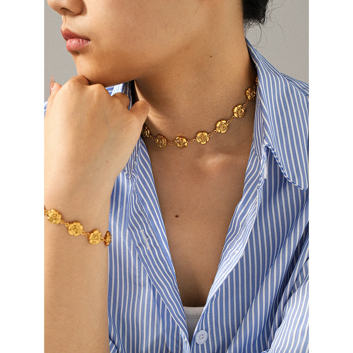 3D Rose Necklace Bracelet 2Pcs Set For Women's 18K Gold Plated Stainless Steel French Style Waterproof Romantic Jewelry Gift
3D Rose Necklace Bracelet 2Pcs Set For Women's 18K Gold Plated Stainless Steel French Style Waterproof Romantic Jewelry Gift