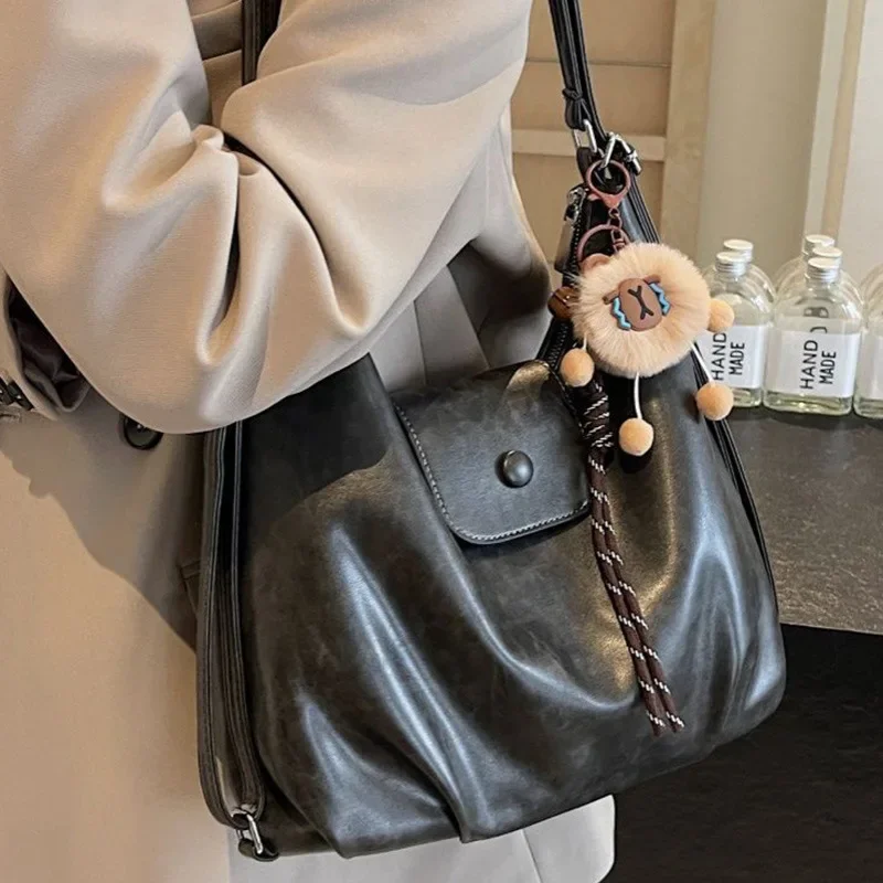 2025 Top selling Single Shoulder Tote Bag for Women, Large Capacity Commuting Backpack with Lightweight Design, Travel Backpack
2025 Top selling Single Shoulder Tote Bag for Women, Large Capacity Commuting Backpack with Lightweight Design, Travel Backpack