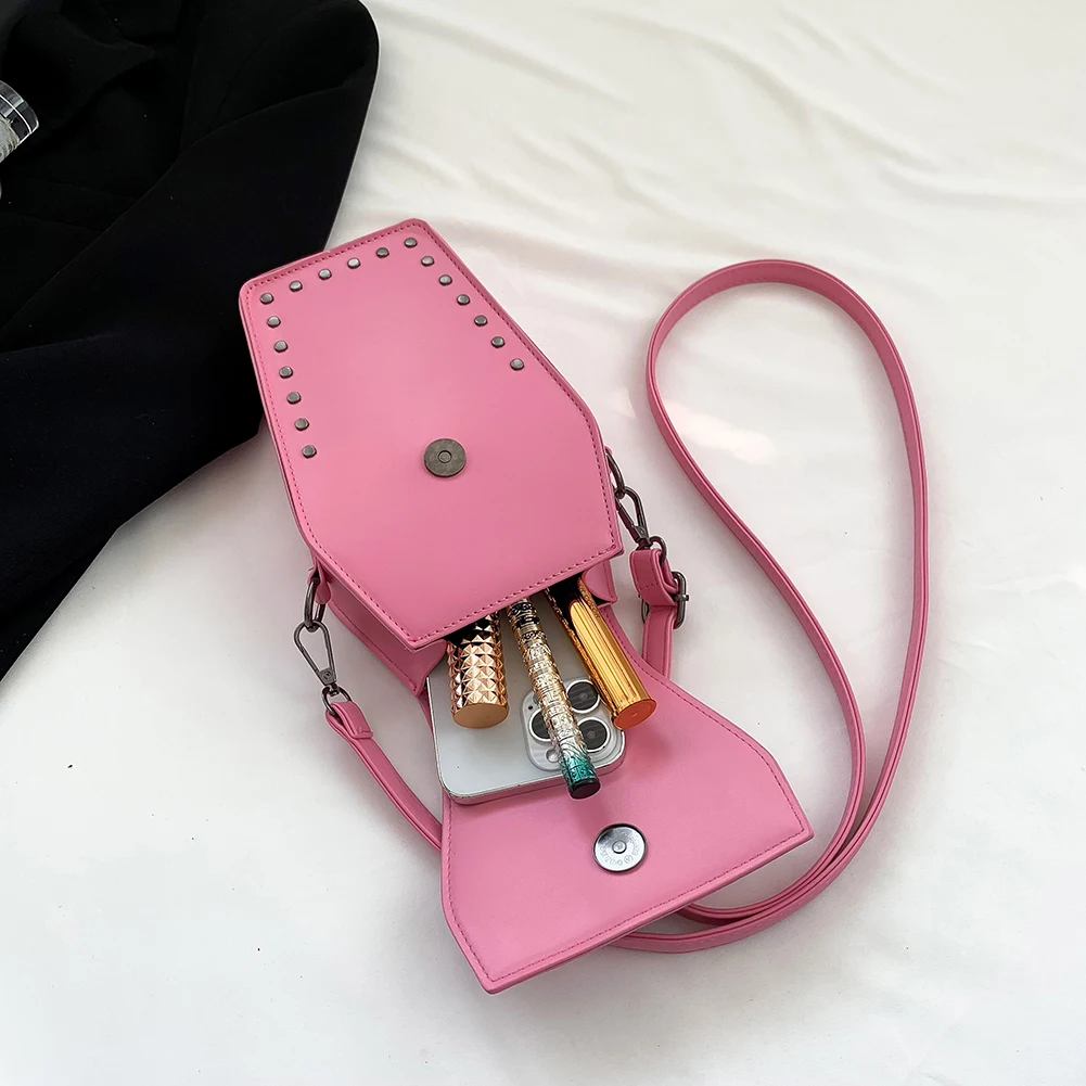 Women Coffin Satchel Purse Cartoon Coffin Shape Bag Zipper Y2K Cellphone Bag Strap Adjustable PU Leather Halloween Versatile Bag
Women Coffin Satchel Purse Cartoon Coffin Shape Bag Zipper Y2K Cellphone Bag Strap Adjustable PU Leather Halloween Versatile Bag