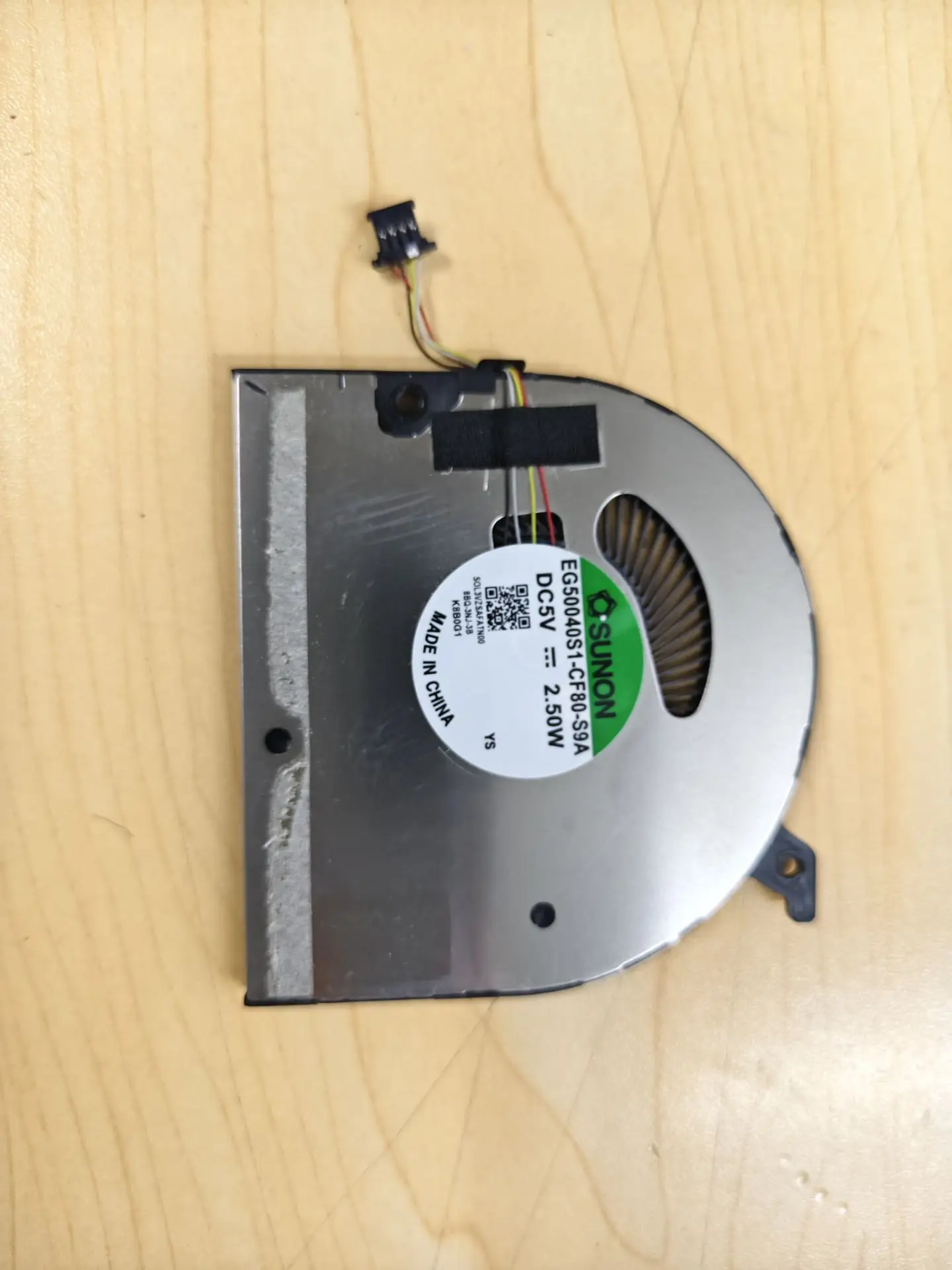 Used For Acer Chromebook Spin 13 CP713-1WN CP713-1WN-51EA 53NF CP713-1WN-385L DC5V 2.50W N18Q2 Laptop Fan EG50040S1-CF80-S9A
Used For Acer Chromebook Spin 13 CP713-1WN CP713-1WN-51EA 53NF CP713-1WN-385L DC5V 2.50W N18Q2 Laptop Fan EG50040S1-CF80-S9A