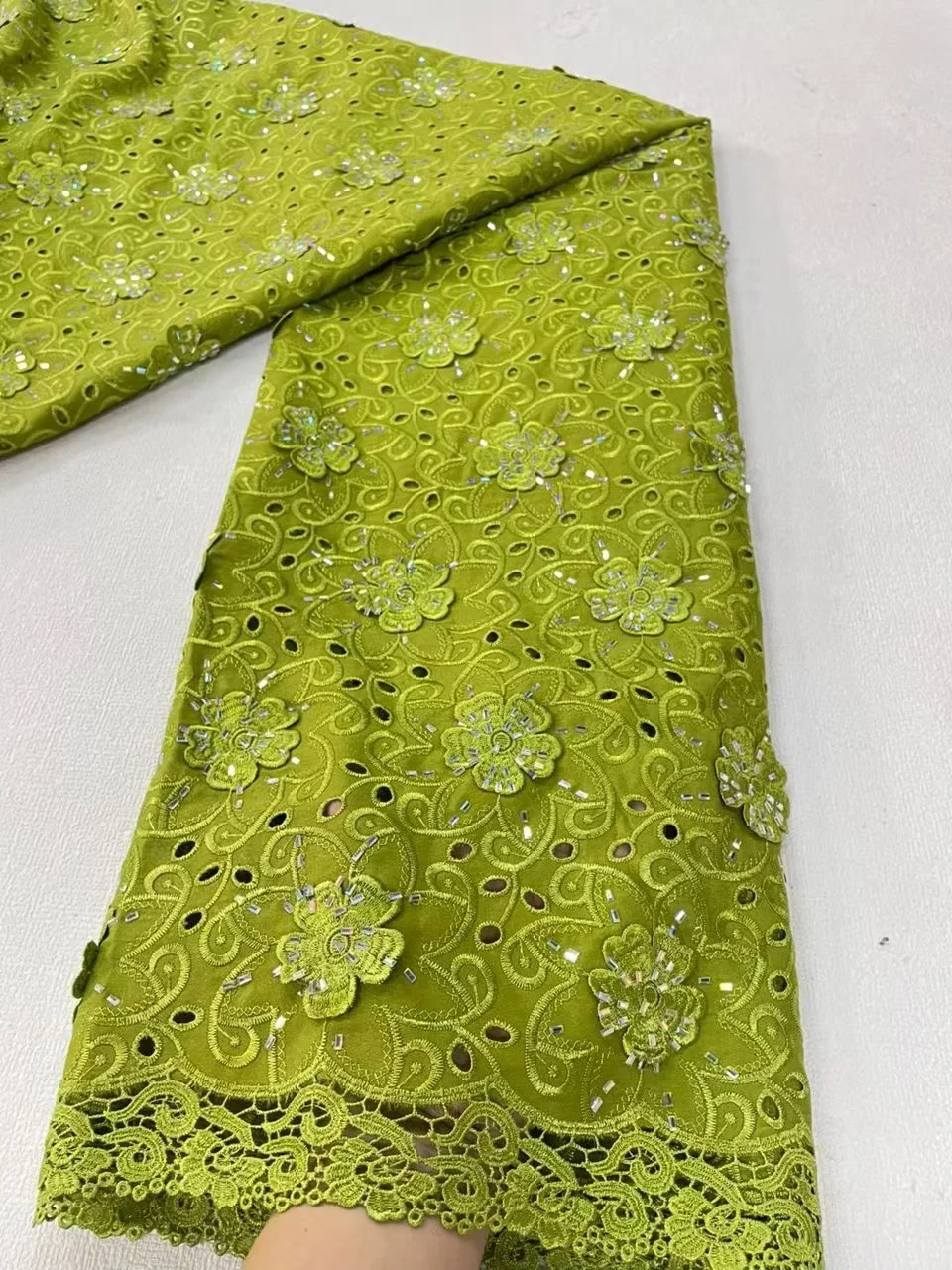 Высококачественная нигерийская ткань для свадебных платьев: тюль, кружево, вышивка, пайетки, гипюр, шифон, для шитья, 5 ярдов, JY511
Высококачественная нигерийская ткань для свадебных платьев: тюль, кружево, вышивка, пайетки, гипюр, шифон, для шитья, 5 ярдов, JY511