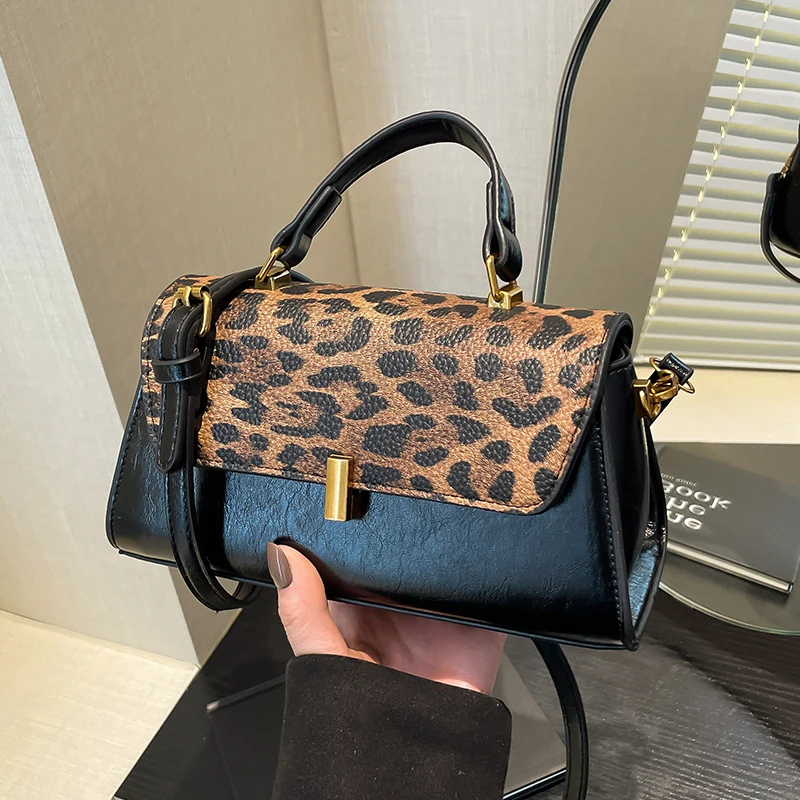 Elegant Female Square Tote bag 2025 Fashion New High quality PU Leather Women's Designer Handbag Travel Shoulder Messenger Bag
Elegant Female Square Tote bag 2025 Fashion New High quality PU Leather Women's Designer Handbag Travel Shoulder Messenger Bag