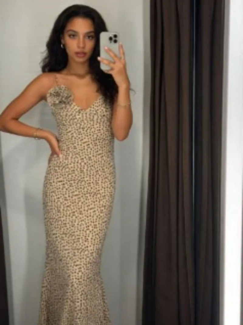 Holiday Backless Long Dress for Women 2026 Summer New Fashion Style Women Sexy Spicy Girl Printed Polka Dot Dress Beach Party
Holiday Backless Long Dress for Women 2026 Summer New Fashion Style Women Sexy Spicy Girl Printed Polka Dot Dress Beach Party