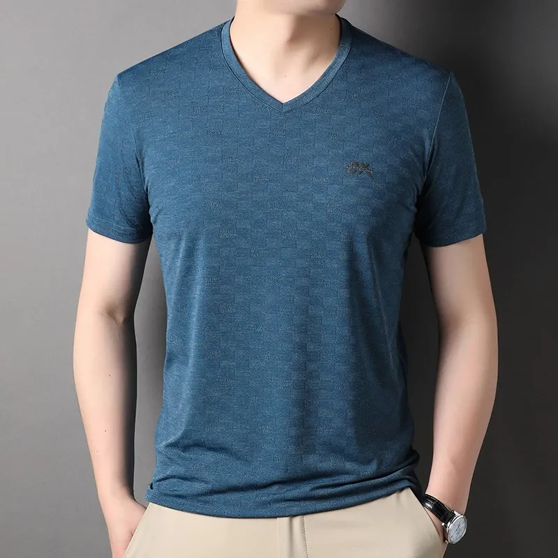 Low-Ne Ice Silk ort Sve T-irt Men's V-Ne Dra Qui-Drng Summer Faionable Ci Sle Cheered Pattern T-irt
Low-Ne Ice Silk ort Sve T-irt Men's V-Ne Dra Qui-Drng Summer Faionable Ci Sle Cheered Pattern T-irt