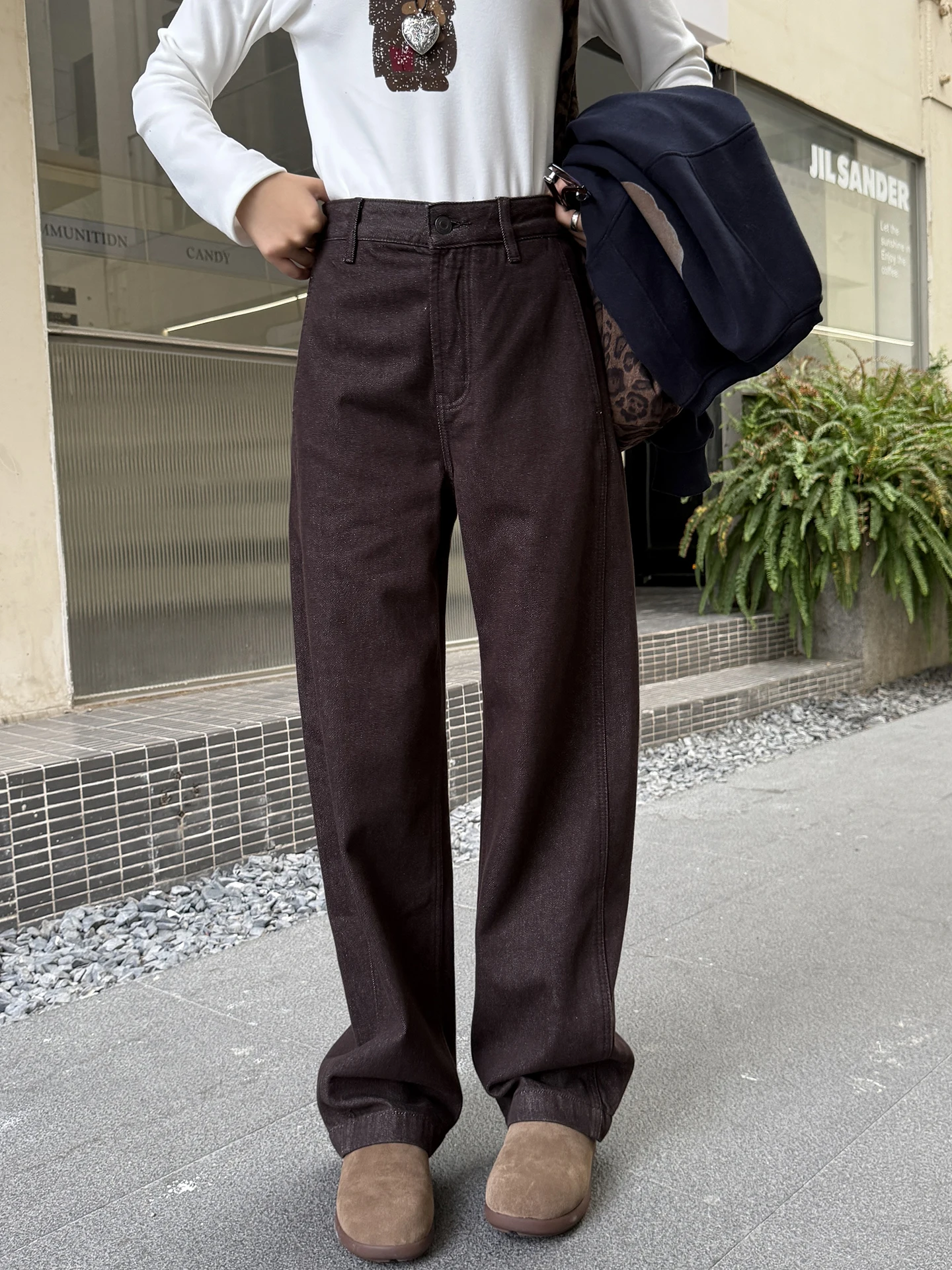 Женские джинсы с широкими штанинами и прямым кроем на флисовой подкладке, с высокой талией, модель Bootcut, осень-зима 2025, новые, комфортные, удобные в носке
Женские джинсы с широкими штанинами и прямым кроем на флисовой подкладке, с высокой талией, модель Bootcut, осень-зима 2025, новые, комфортные, удобные в носке