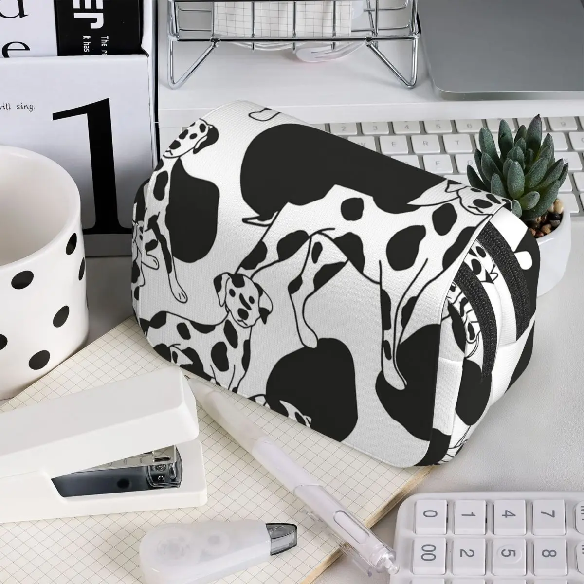 Spots And DotsDalmatian Dalmatian Dog PrintPencilCase for Boys Girls Gifts Pen Box Pencil Bag Stationery Supplies Pen Holder Bag
Spots And DotsDalmatian Dalmatian Dog PrintPencilCase for Boys Girls Gifts Pen Box Pencil Bag Stationery Supplies Pen Holder Bag