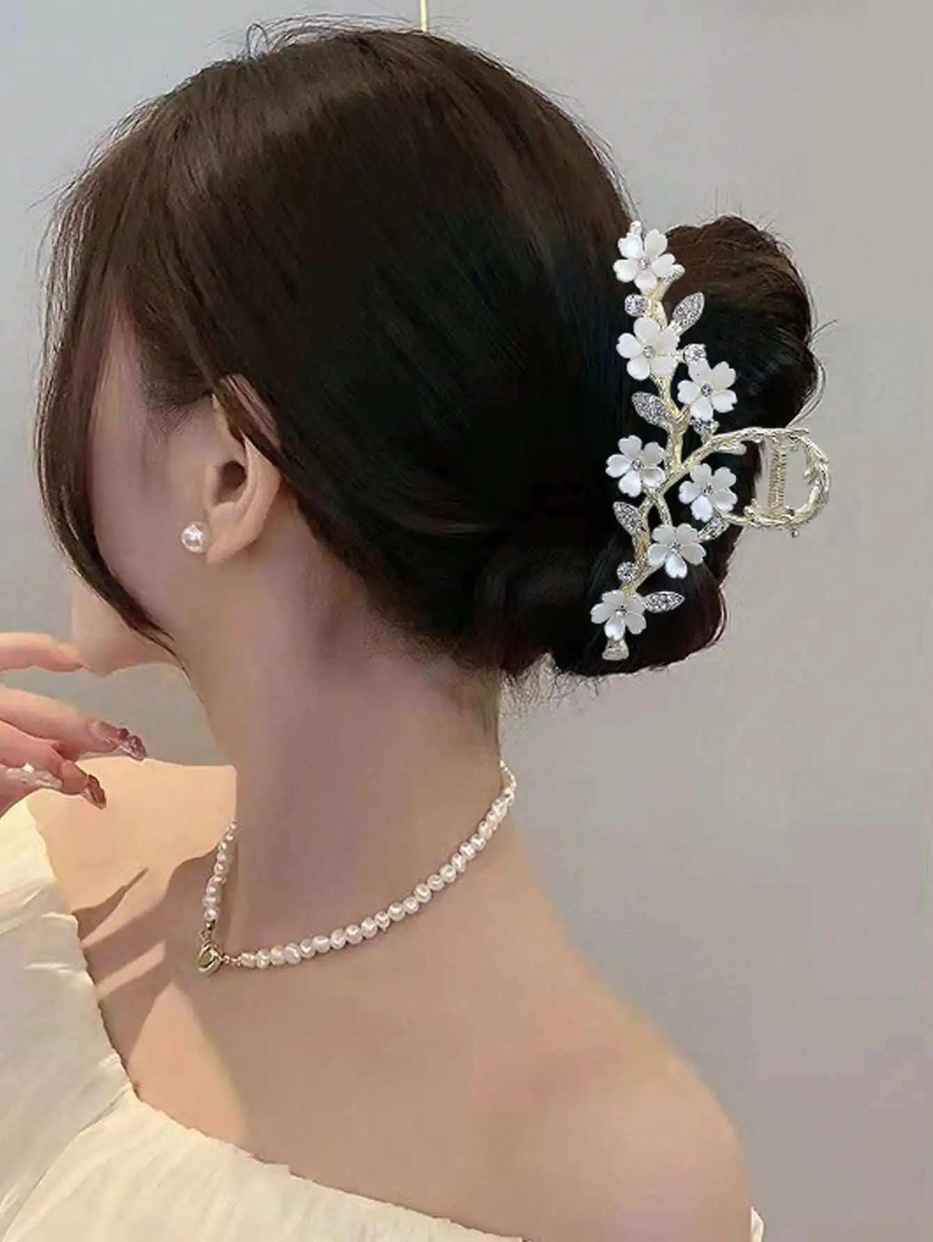 1pc Oversize Floral Design High-End Feel Extra Large Hair Claw, Big Hair Clamp, Hair Accessory Barrette For Women With Thick Hair Claw Clips Hair Clips Hair Jaw Clip Hair Clamps Hair Clutch Hair Claw Clip Fall Winter Hair Accessories For Women For Vacatio
1pc Oversize Floral Design High-End Feel Extra Large Hair Claw, Big Hair Clamp, Hair Accessory Barrette For Women With Thick Hair Claw Clips Hair Clips Hair Jaw Clip Hair Clamps Hair Clutch Hair Claw Clip Fall Winter Hair Accessories For Women For Vacatio