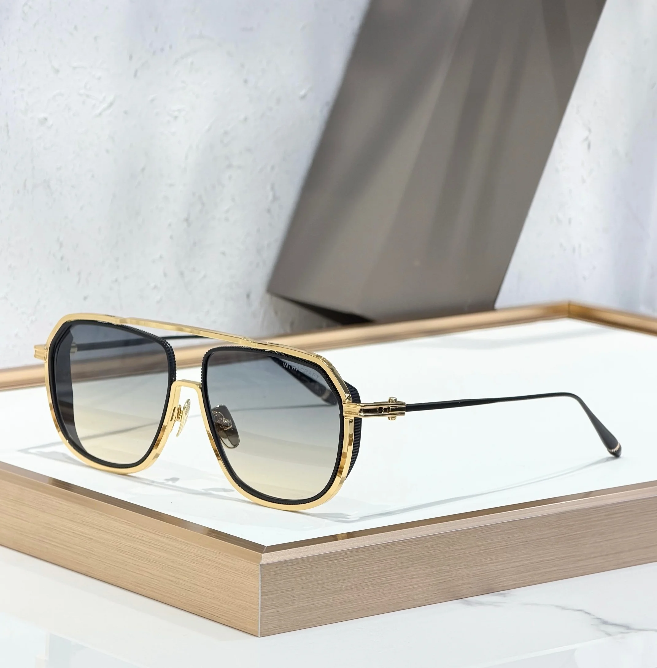 ADITA INTRACRAFT DTS165 Top Quality Sunglasses for Men Classic Women Luxury Brand Designer Fashion sun glasses UV400 With box
ADITA INTRACRAFT DTS165 Top Quality Sunglasses for Men Classic Women Luxury Brand Designer Fashion sun glasses UV400 With box