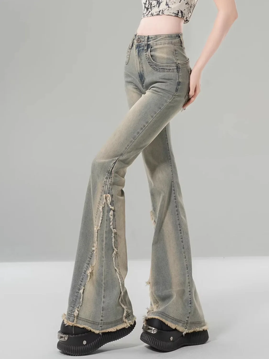 Women's High Waist Bootcut Jeans Vintage Wash Side Slit Fringe Flared Denim Distressed Raw Hem Y2K Streetwear
Women's High Waist Bootcut Jeans Vintage Wash Side Slit Fringe Flared Denim Distressed Raw Hem Y2K Streetwear
