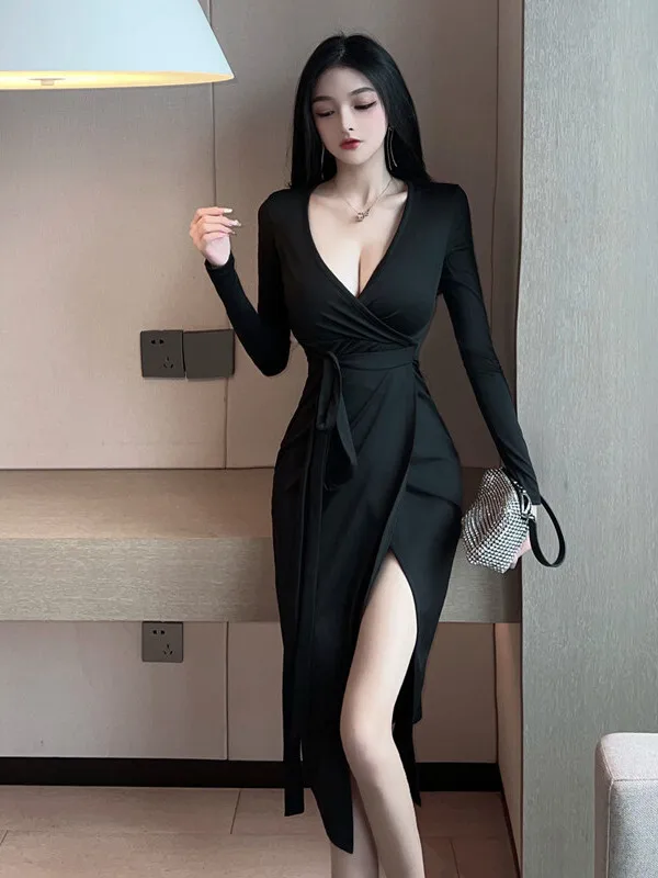 Black V-neck Long Sleeve Split Long Dress Elegant Women's Sexy Dress Fashion Sweet Korean Women Tops
Black V-neck Long Sleeve Split Long Dress Elegant Women's Sexy Dress Fashion Sweet Korean Women Tops