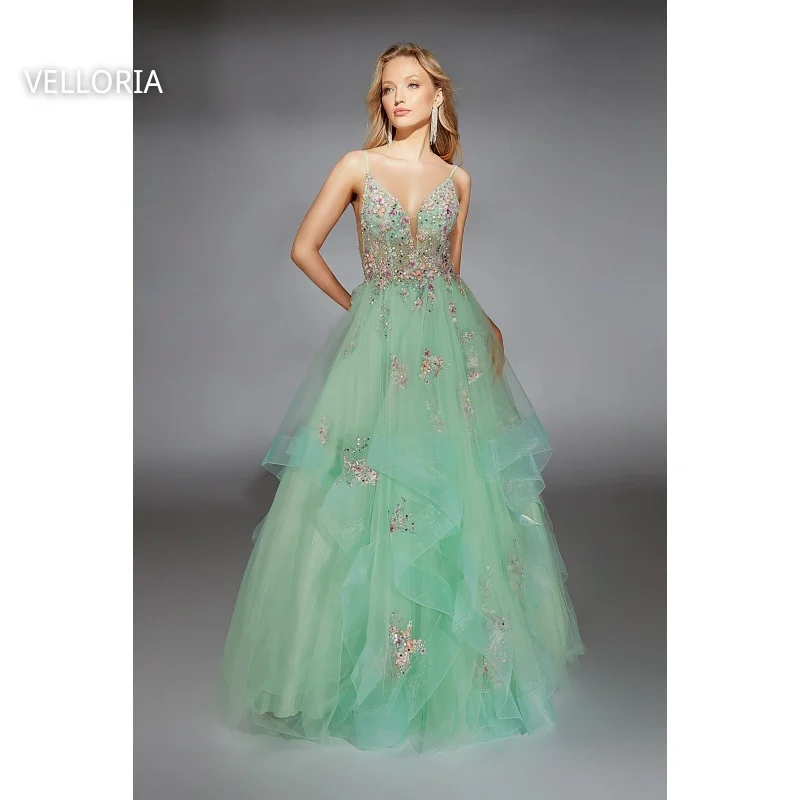 Зеленое сетчатое платье принцессы с v-образным вырезом на подтяжках, бальное платье с рюшами по краям, наклейка со стразами, вечерние платья Strend Vestdos De Fiesta по индивидуальному заказу
Зеленое сетчатое платье принцессы с v-образным вырезом на подтяжках, бальное платье с рюшами по краям, наклейка со стразами, вечерние платья Strend Vestdos De Fiesta по индивидуальному заказу