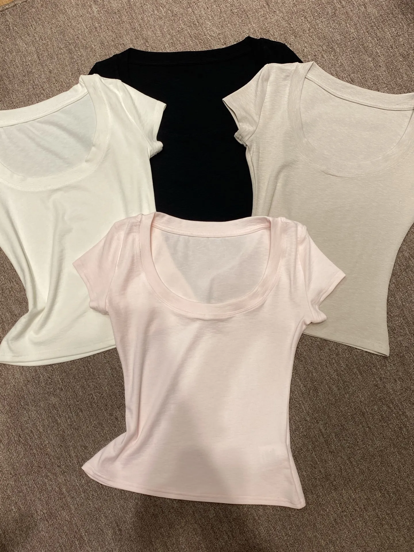 High Quality Casual Style Women's T-Shirt Short Sleeve U-Neck Slim Fit Pure Color Comfortable Soft Cotton Knitted Summer Top
High Quality Casual Style Women's T-Shirt Short Sleeve U-Neck Slim Fit Pure Color Comfortable Soft Cotton Knitted Summer Top