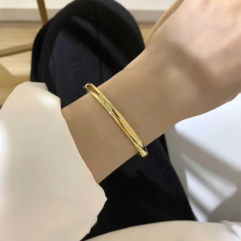 2022 Simple Smooth Couple Jewelry Gold/Silver Color Lover Bangle Plain Stainless Steel Bracelets & Bangles For Men Women Present
2022 Simple Smooth Couple Jewelry Gold/Silver Color Lover Bangle Plain Stainless Steel Bracelets & Bangles For Men Women Present