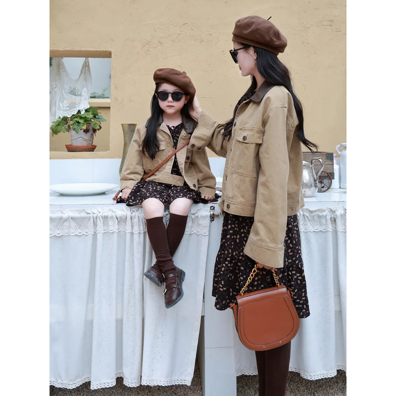 Family Matching Outfits Autumn New Khaki Patchwork Collar Jacket Mother and Daughter Korean Style Motorcycle Jacket Girls Set
Family Matching Outfits Autumn New Khaki Patchwork Collar Jacket Mother and Daughter Korean Style Motorcycle Jacket Girls Set