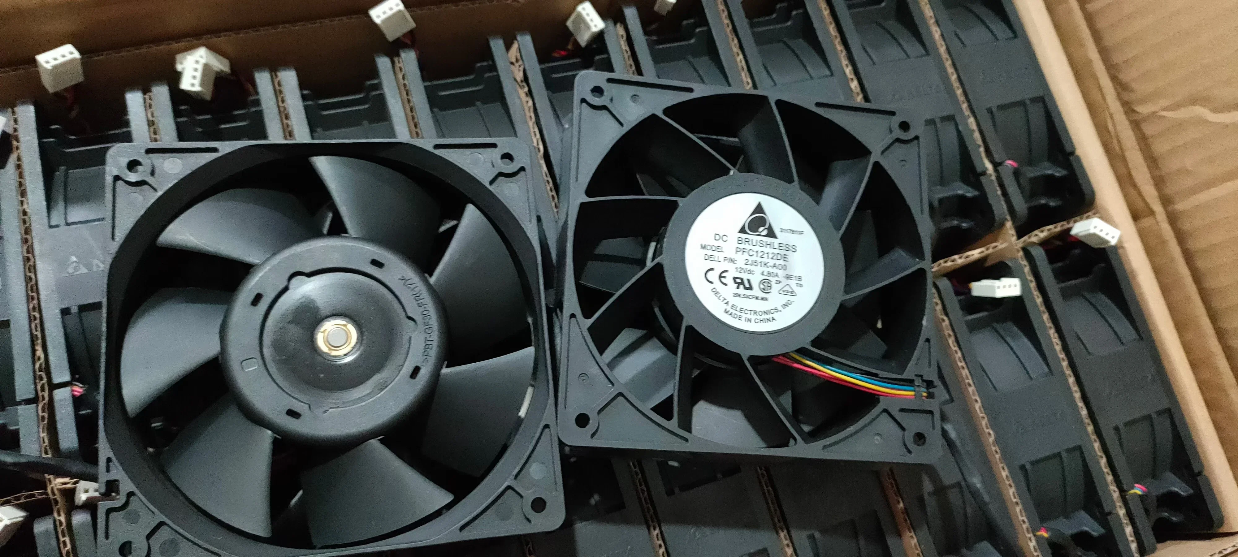 Delta Electronics PFC1212DE 9E1B DC 12 В 4,80 А 4-проводной вентилятор охлаждения сервера 120x120x38 мм
Delta Electronics PFC1212DE 9E1B DC 12 В 4,80 А 4-проводной вентилятор охлаждения сервера 120x120x38 мм