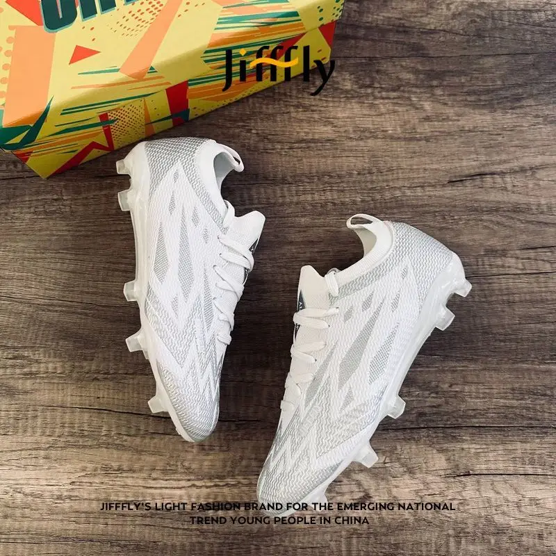 Adult soccer sneakers ultra-lightweight non-slip sports wear shoes boots professional men's soccer shoes New soccer shoes
Adult soccer sneakers ultra-lightweight non-slip sports wear shoes boots professional men's soccer shoes New soccer shoes