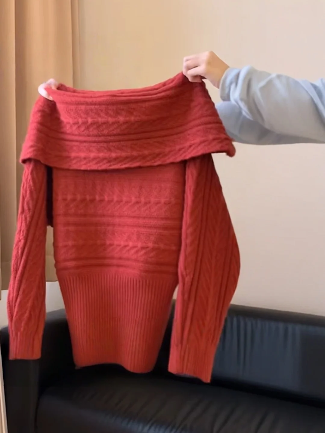 Модный свитер с открытыми плечами, зимний топ для женщин, удобный свободный крой, длинный рукав, универсальный цвет для различных...
Модный свитер с открытыми плечами, зимний топ для женщин, удобный свободный крой, длинный рукав, универсальный цвет для различных...