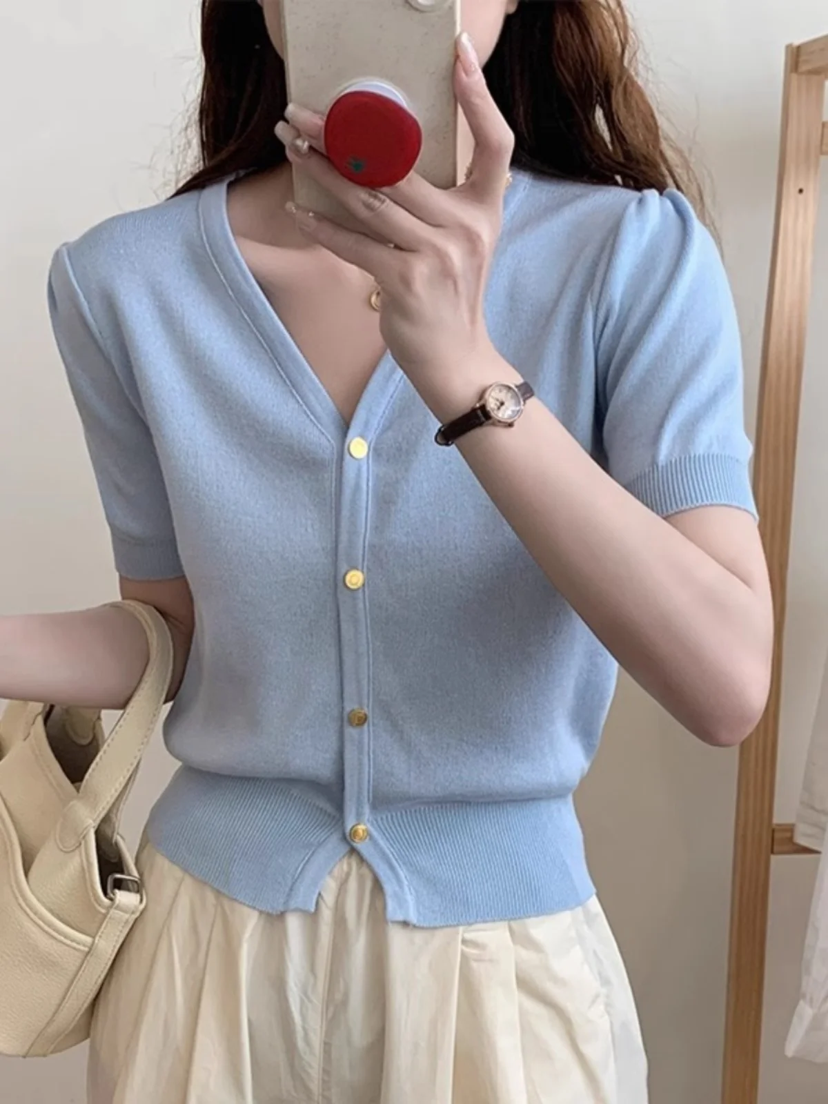 Blue V-Neck Short Sleeve Knitted Open Cardigan Women's Thin Waist-Cinching Short Length Base Layer Knitted Top Waist-Cut Smal...
Blue V-Neck Short Sleeve Knitted Open Cardigan Women's Thin Waist-Cinching Short Length Base Layer Knitted Top Waist-Cut Smal...