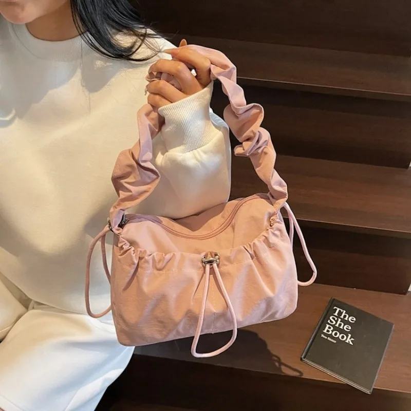 Роскошная повседневная портативная стильная популярная изысканная сумка-подушка через плечо, подходящая для экскурсий в торговом центре
Роскошная повседневная портативная стильная популярная изысканная сумка-подушка через плечо, подходящая для экскурсий в торговом центре