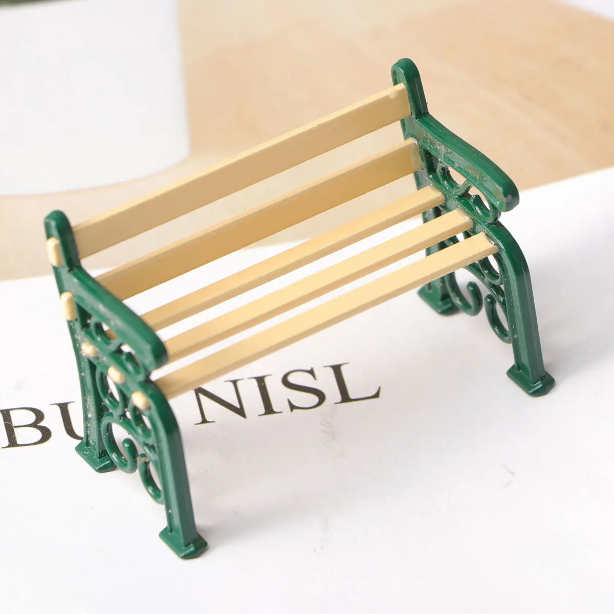 1Pcs Retro Vintage Style Bench for Dollhouse Living Room Garden Yard Patio Decoration Fine Wood and Hard Metal
1Pcs Retro Vintage Style Bench for Dollhouse Living Room Garden Yard Patio Decoration Fine Wood and Hard Metal