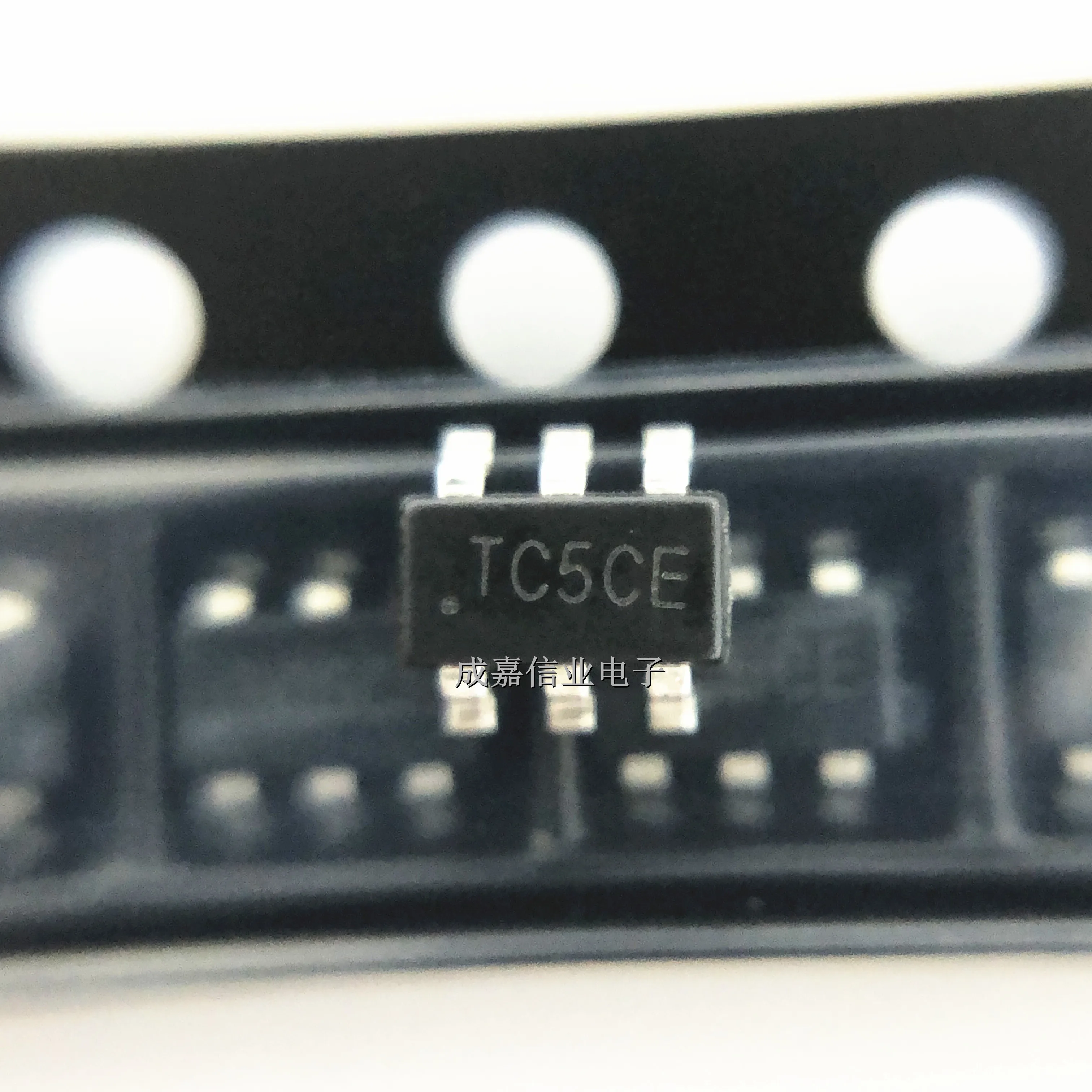 10 шт./лот APX825A-31W6G-7 SOT-23-6 МАРКИРОВКА; Схемы контроля TC 1,1 В-5,5 В 3,08 В 20 мА Рабочая температура:- 40 C-+ 85 C
10 шт./лот APX825A-31W6G-7 SOT-23-6 МАРКИРОВКА; Схемы контроля TC 1,1 В-5,5 В 3,08 В 20 мА Рабочая температура:- 40 C-+ 85 C