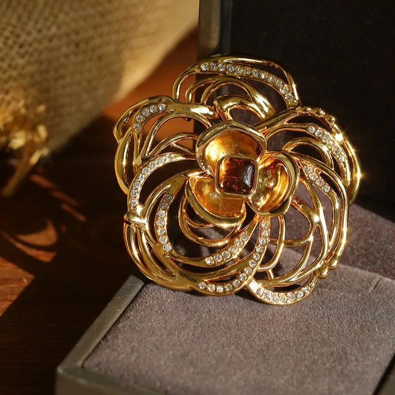 Vintage Camellia Brooch,Openwork Flower Pin for Suit & Sweater, Elegant Corsage for Women
Vintage Camellia Brooch,Openwork Flower Pin for Suit & Sweater, Elegant Corsage for Women