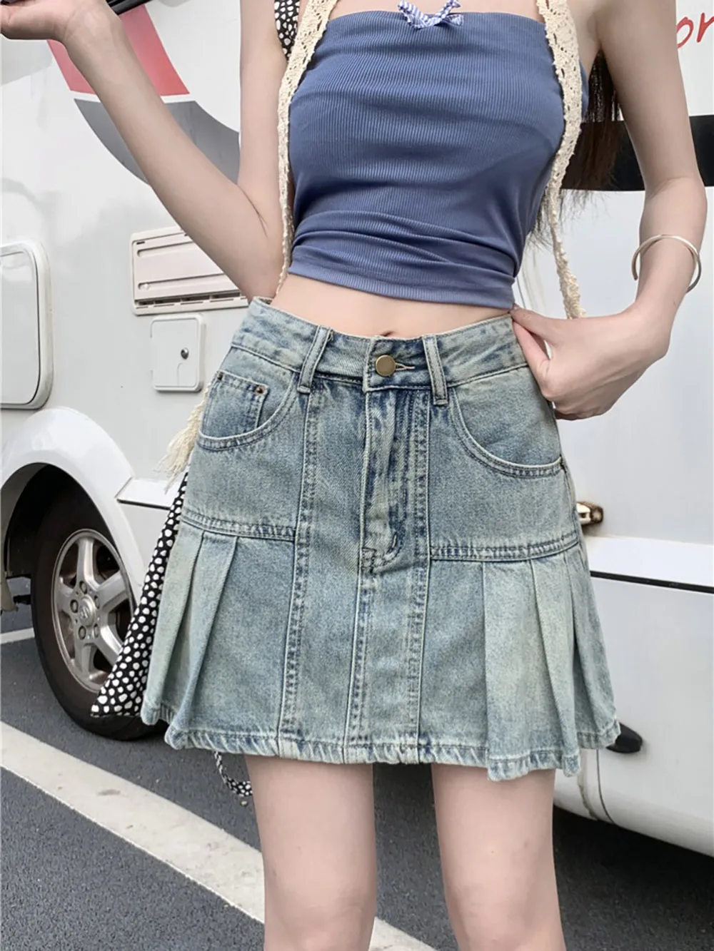 Summer Women Pleated Denim Skirt Fashion Niche High Waist A-line Slim Mini Skirts Streetwear Y2K Spicy Girls Short Skirts
Summer Women Pleated Denim Skirt Fashion Niche High Waist A-line Slim Mini Skirts Streetwear Y2K Spicy Girls Short Skirts