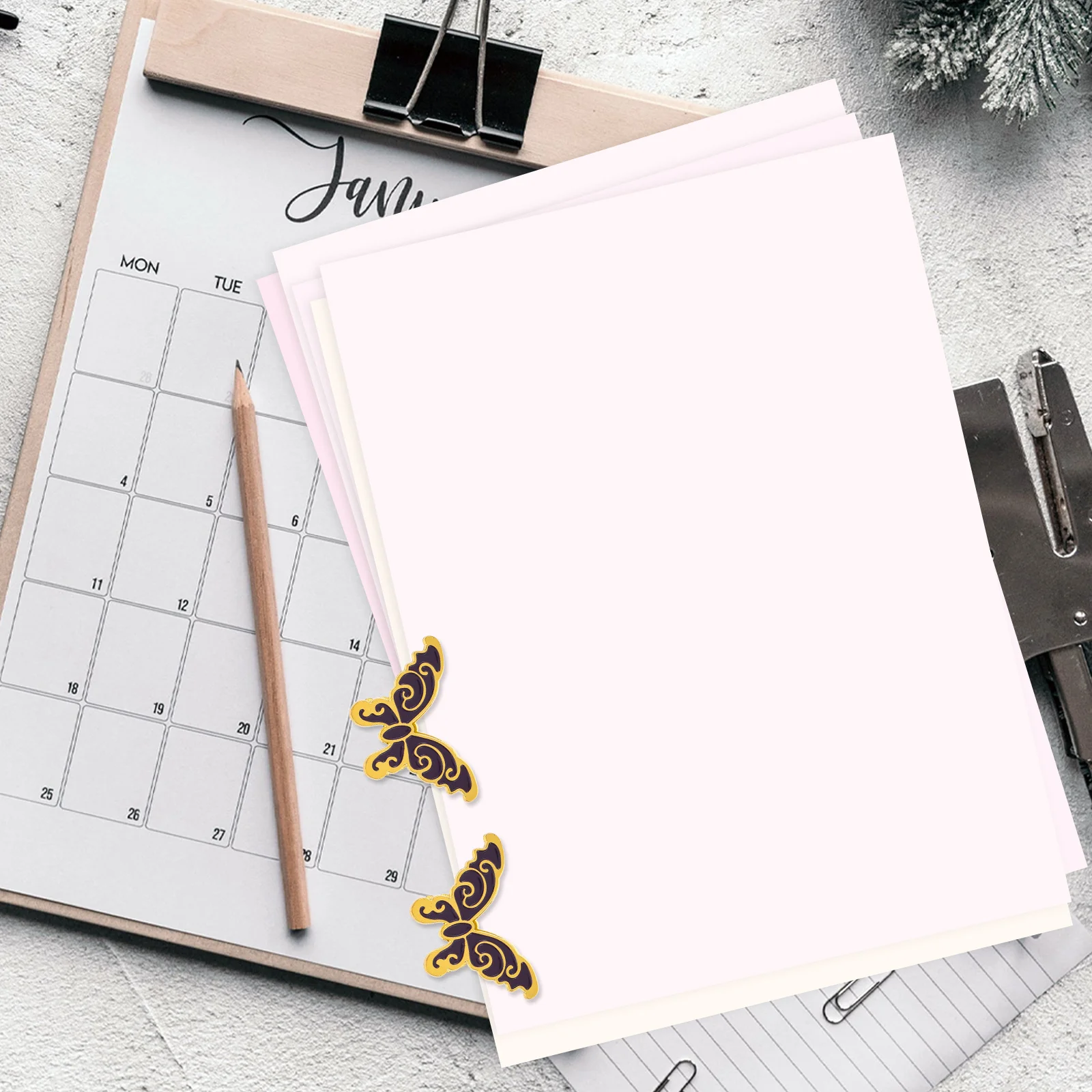 4Pcs Butterfly Clip Metal Paper Clamps Decorative Clip for Notebook Accessories Bill Organizer Office Supplies Purple
4Pcs Butterfly Clip Metal Paper Clamps Decorative Clip for Notebook Accessories Bill Organizer Office Supplies Purple