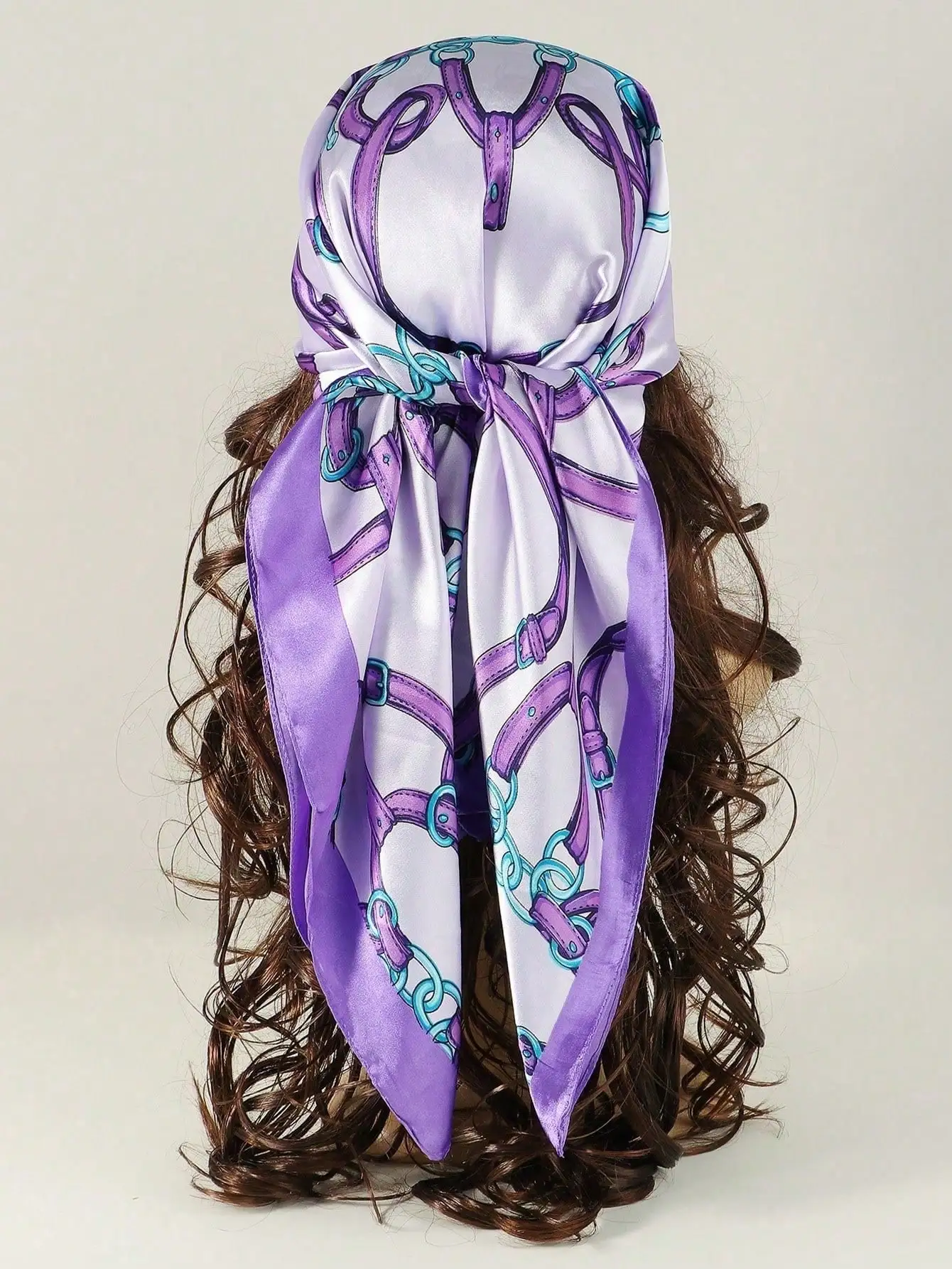 1pc Moonlight Silk Chain Geometric Print Headscarf Bandana 85cm Bandana,Hair Band,Head Band Ideal For Dressing Up Your Look
1pc Moonlight Silk Chain Geometric Print Headscarf Bandana 85cm Bandana,Hair Band,Head Band Ideal For Dressing Up Your Look
