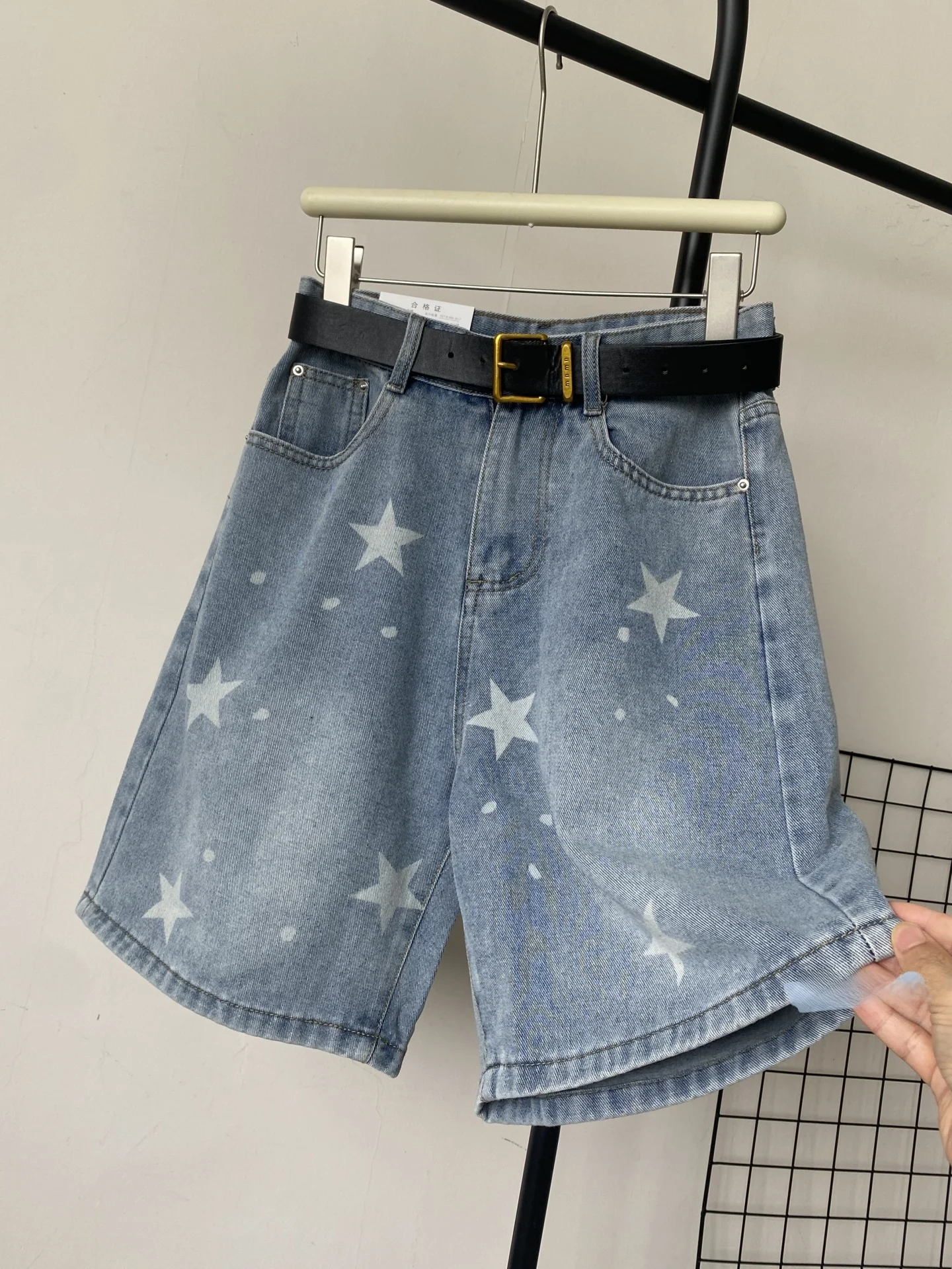 Loose Wide Leg Jeans Shorts Women's Summer Fashion Hidden Meat Slimming Design Casual High Waist Denim Fabric Cool Sensation
Loose Wide Leg Jeans Shorts Women's Summer Fashion Hidden Meat Slimming Design Casual High Waist Denim Fabric Cool Sensation