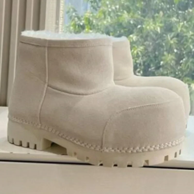2024 Cow Leather New Women's Snow Boots Winter Non-slip Women Short Boots Large Size Fashion Winter Shoes Female
2024 Cow Leather New Women's Snow Boots Winter Non-slip Women Short Boots Large Size Fashion Winter Shoes Female