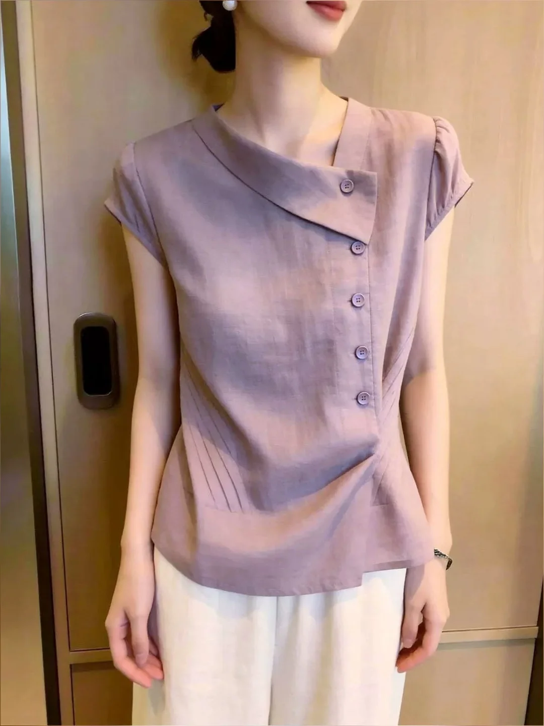 Elegant Short Sleeve Slim Fit Women's Shirt Button Design Casual Commute Style Korean Version Summer Fashion Top
Elegant Short Sleeve Slim Fit Women's Shirt Button Design Casual Commute Style Korean Version Summer Fashion Top
