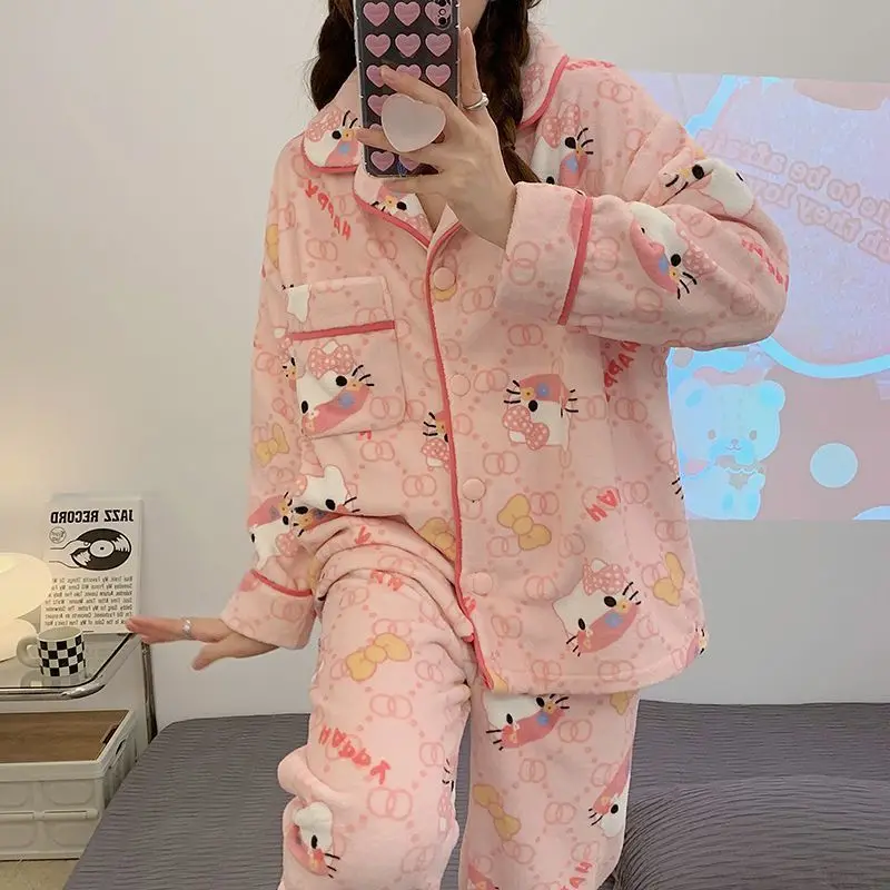 Miniso фланелевой кардиган для девочек, пижамный комплект, зимний Kawaii Hello Kitty, комикс, студенческий утепленный, сохраняющий тепло, модная одежда для отдыха на выходе
Miniso фланелевой кардиган для девочек, пижамный комплект, зимний Kawaii Hello Kitty, комикс, студенческий утепленный, сохраняющий тепло, модная одежда для отдыха на выходе