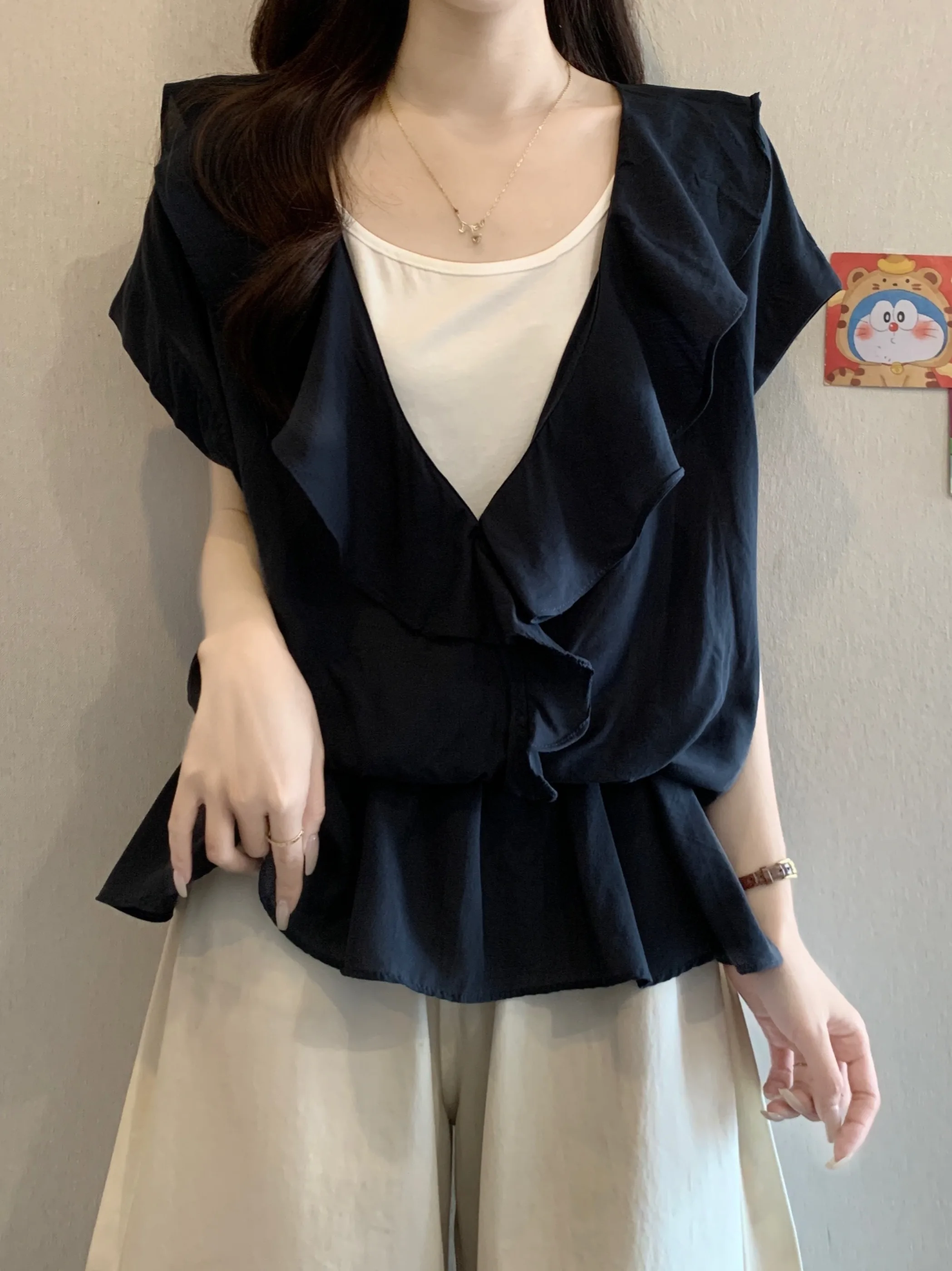 plus Size V-Neck Short Sleeve T-Shirt Women's Slim Fit Breathable Korean Style Pure Color Commute Friendly Summer Top
plus Size V-Neck Short Sleeve T-Shirt Women's Slim Fit Breathable Korean Style Pure Color Commute Friendly Summer Top