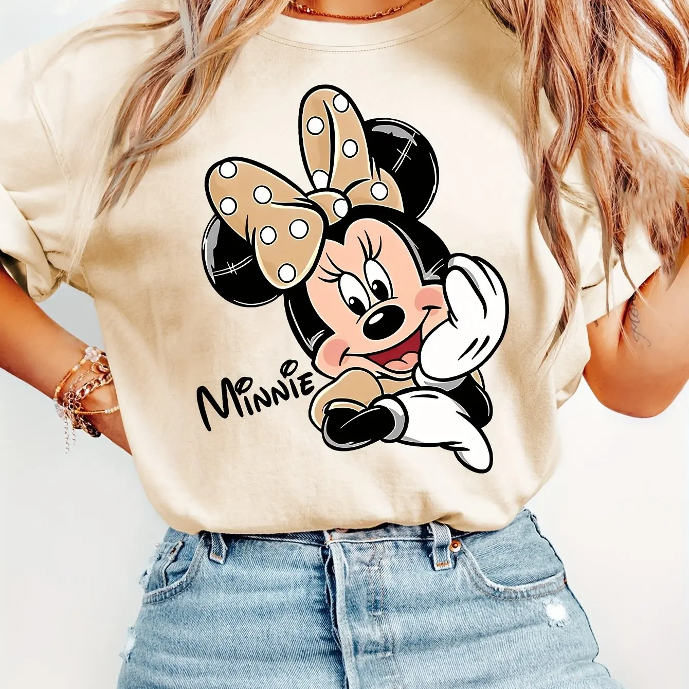 Футболка с рисунком Микки Мауса Диснея, хлопковая мужская и женская уличная одежда, повседневная модная свободная футболка большого размера с короткими рукавами, унисекс, наряд для мероприятий 
Футболка с рисунком Микки Мауса Диснея, хлопковая мужская и женская уличная одежда, повседневная модная свободная футболка большого размера с короткими рукавами, унисекс, наряд для мероприятий