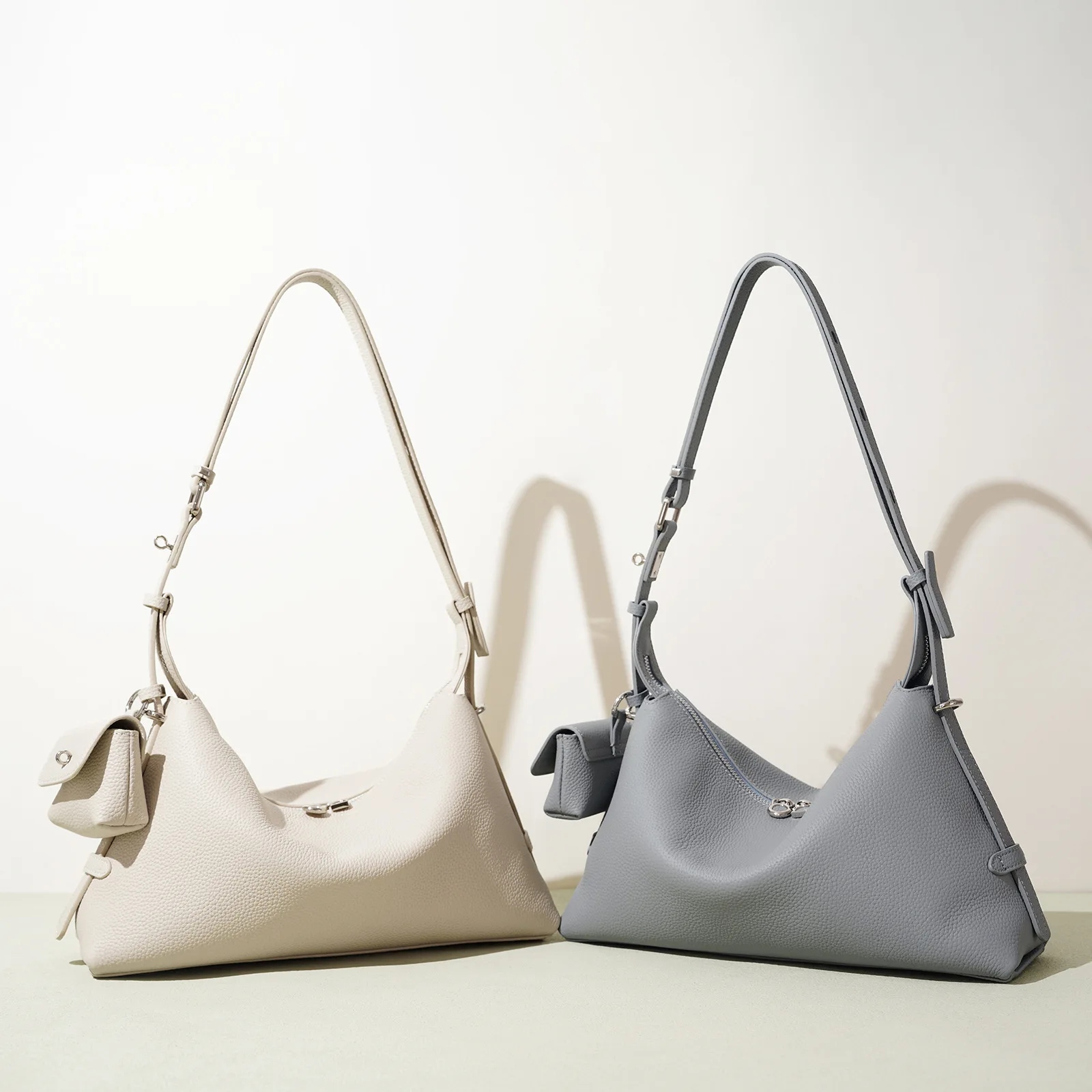 Natural Head Layer Cowhide Women Bag 2026 New Simple Fashion Soft Leather Women's Bags Versatile Commuting Shoulder Bag
Natural Head Layer Cowhide Women Bag 2026 New Simple Fashion Soft Leather Women's Bags Versatile Commuting Shoulder Bag