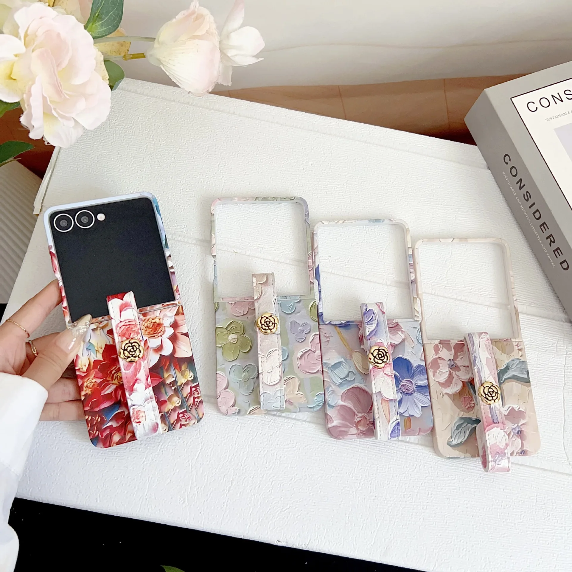 Flower Wrist Strap Phone Case for Samsung Galaxy Z Flip 7 6 5 4 Protective Back Cover for ZFlip5 ZFlip6 ZFlip7 Case Shell
Flower Wrist Strap Phone Case for Samsung Galaxy Z Flip 7 6 5 4 Protective Back Cover for ZFlip5 ZFlip6 ZFlip7 Case Shell