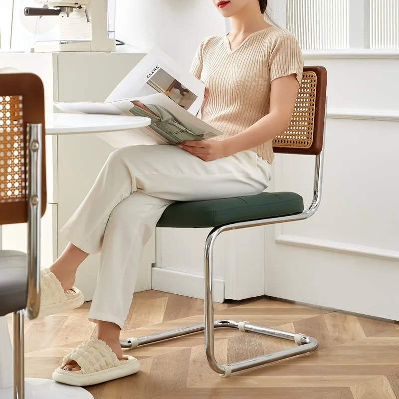 Modern Rattan Backrest Dining Chairs Relax Bow Shaped Office Chair Computer Chair for Living Room Elegant Restaurant Furniture
Modern Rattan Backrest Dining Chairs Relax Bow Shaped Office Chair Computer Chair for Living Room Elegant Restaurant Furniture