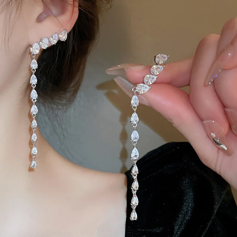 New Arrival Dazzling Zircon Stone Tassel Earrings For Women Luxury Party Accessories Creative Water Drop Jewelry Personality
New Arrival Dazzling Zircon Stone Tassel Earrings For Women Luxury Party Accessories Creative Water Drop Jewelry Personality