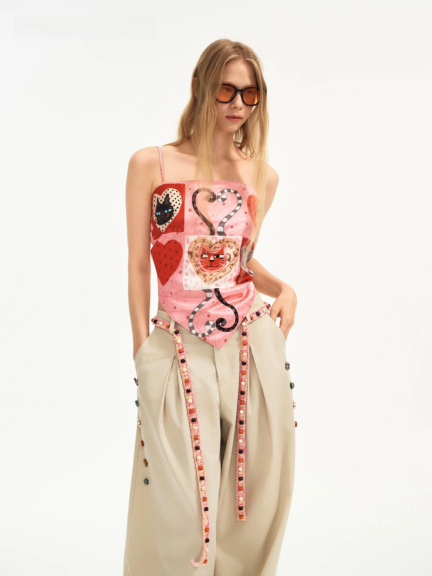 Outthe Blue Summer New Print Satin Halter Neck Vest Women's Short Belted Sling Thin Polyester Fiber Love Heart Pattern
Outthe Blue Summer New Print Satin Halter Neck Vest Women's Short Belted Sling Thin Polyester Fiber Love Heart Pattern