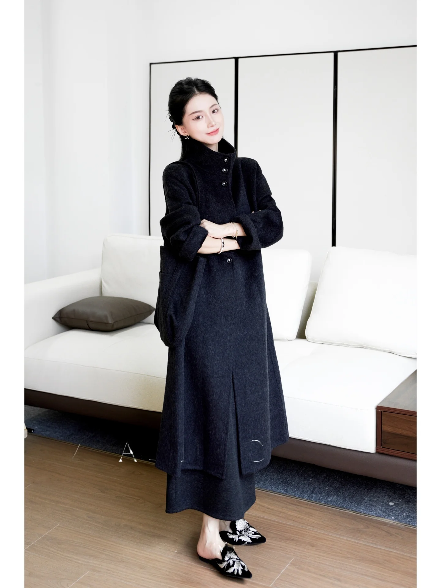 London Weekend New Chinese Style Woolen Coat YANG GZ Women's Stand Collar Thickened Long Sleeve Hanfu Jacket for Autumn
London Weekend New Chinese Style Woolen Coat YANG GZ Women's Stand Collar Thickened Long Sleeve Hanfu Jacket for Autumn