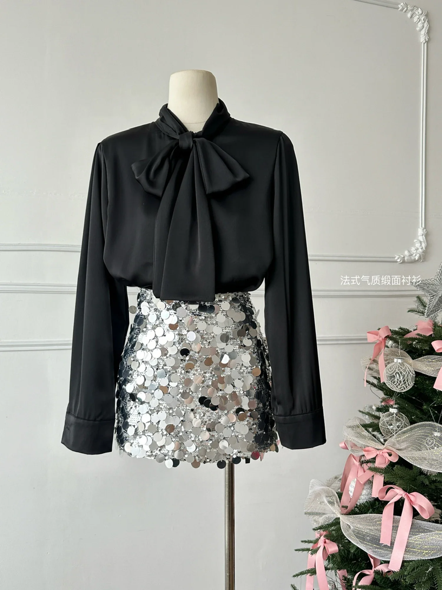 French Long-sleeved Top Oversized Elegant Fashion Satin Silk Bow Shirt Office Lady Long Sleeve Blouses Femme Cardigan Tops
French Long-sleeved Top Oversized Elegant Fashion Satin Silk Bow Shirt Office Lady Long Sleeve Blouses Femme Cardigan Tops