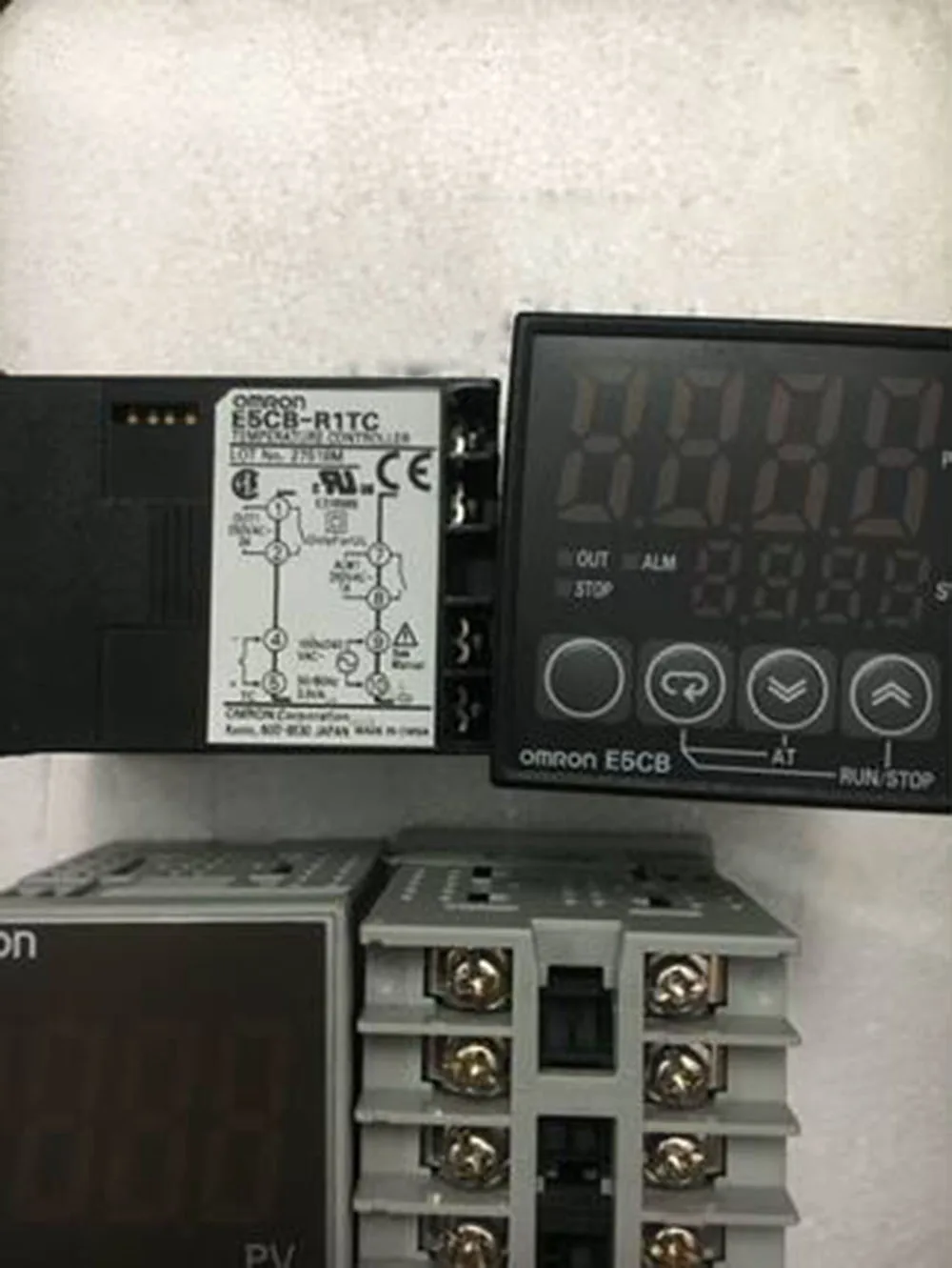 E5CB-R1TC 100-В переменного тока Гц для релейного вывода, цифровой термостат контроллера температуры
E5CB-R1TC 100-В переменного тока Гц для релейного вывода, цифровой термостат контроллера температуры